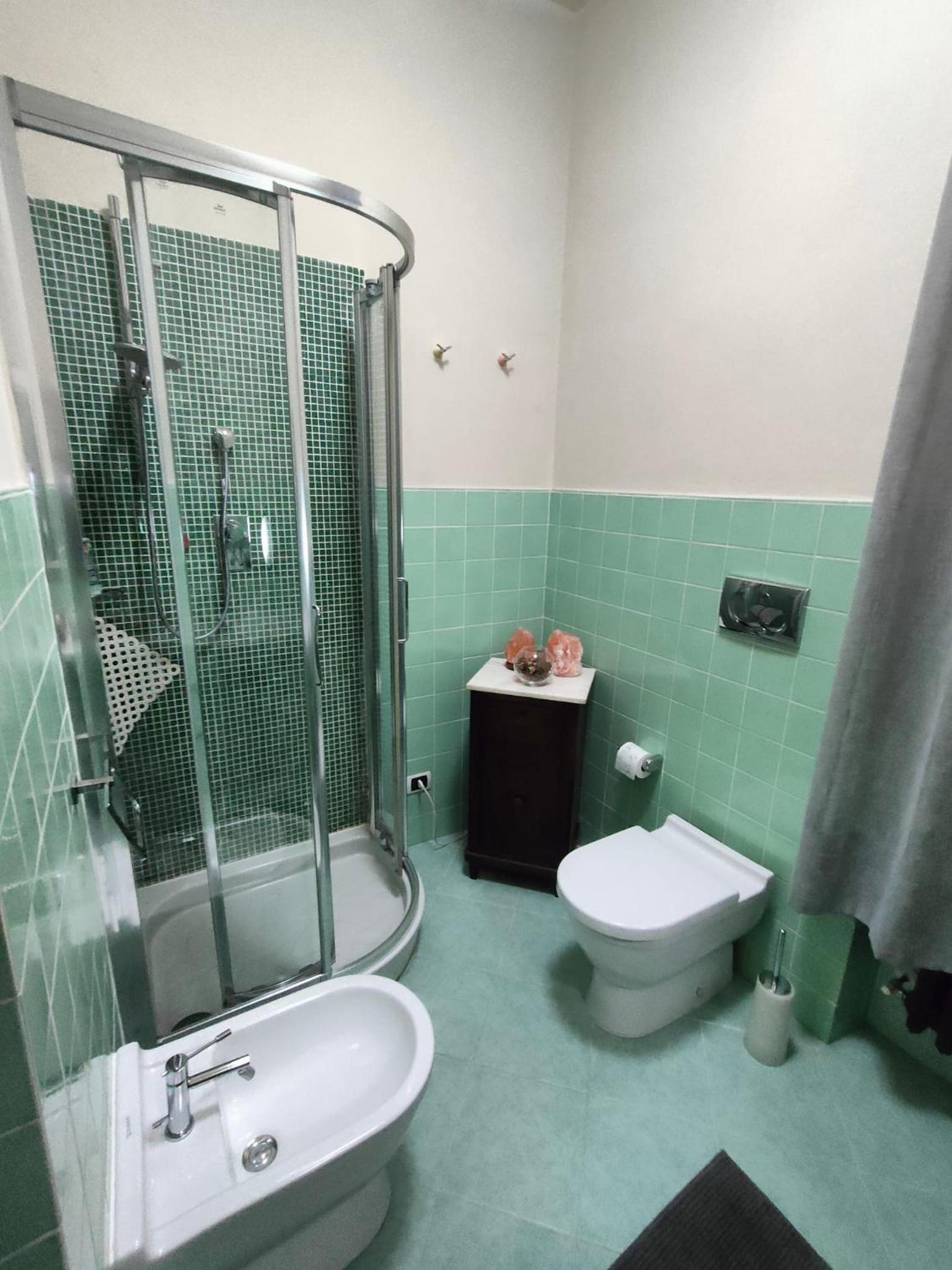 One-Bedroom Apartment - Photo 95