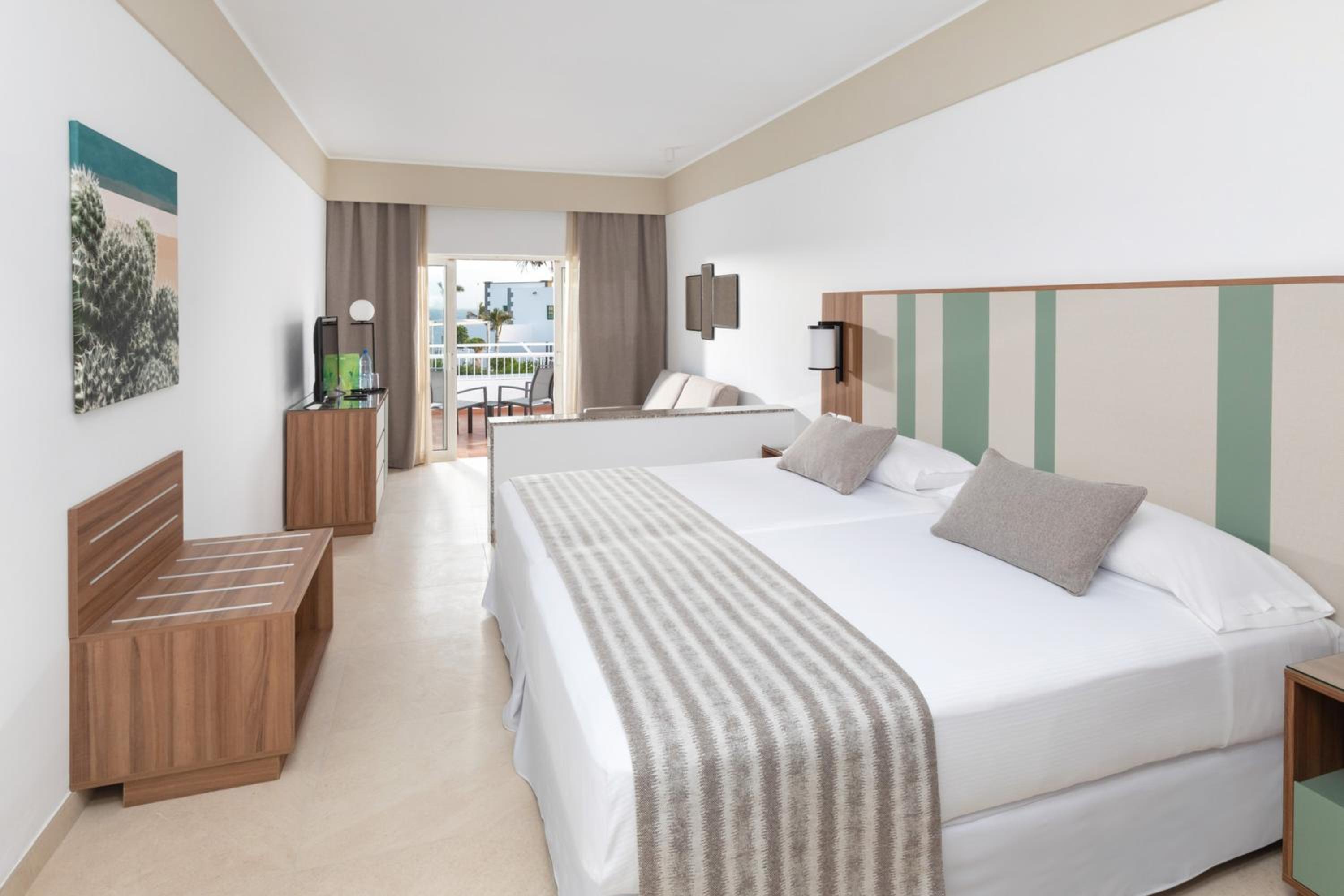 Large Double Room - Photo 1