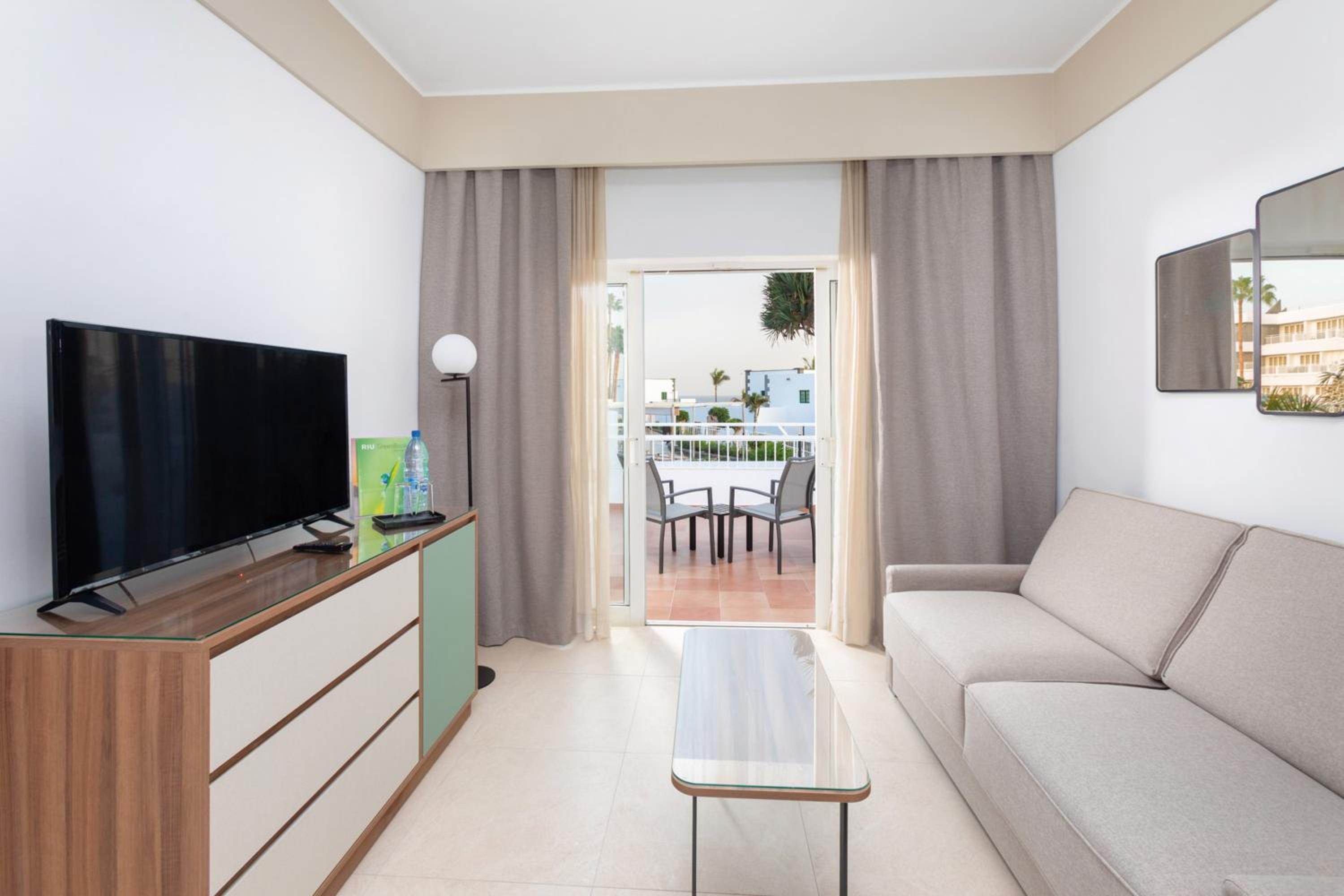 Large Double Room - Photo 2