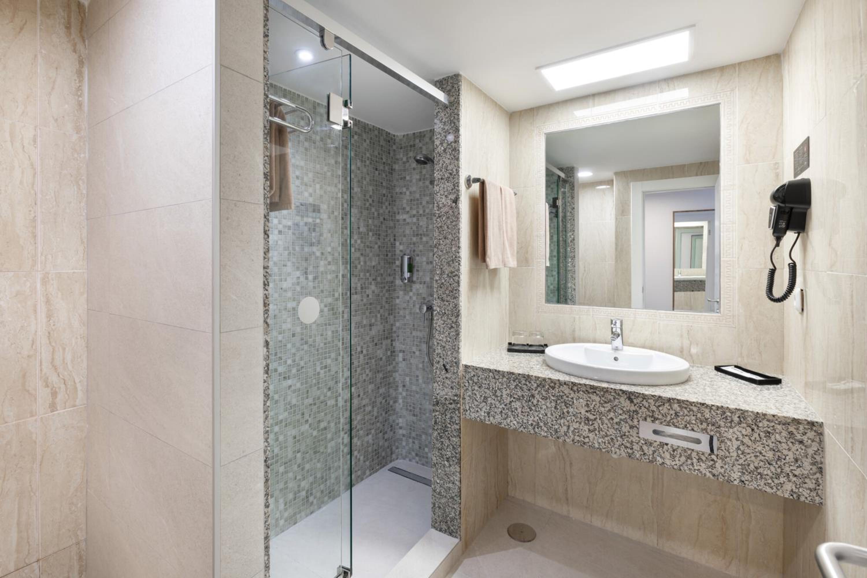 Double Room - Photo 2
