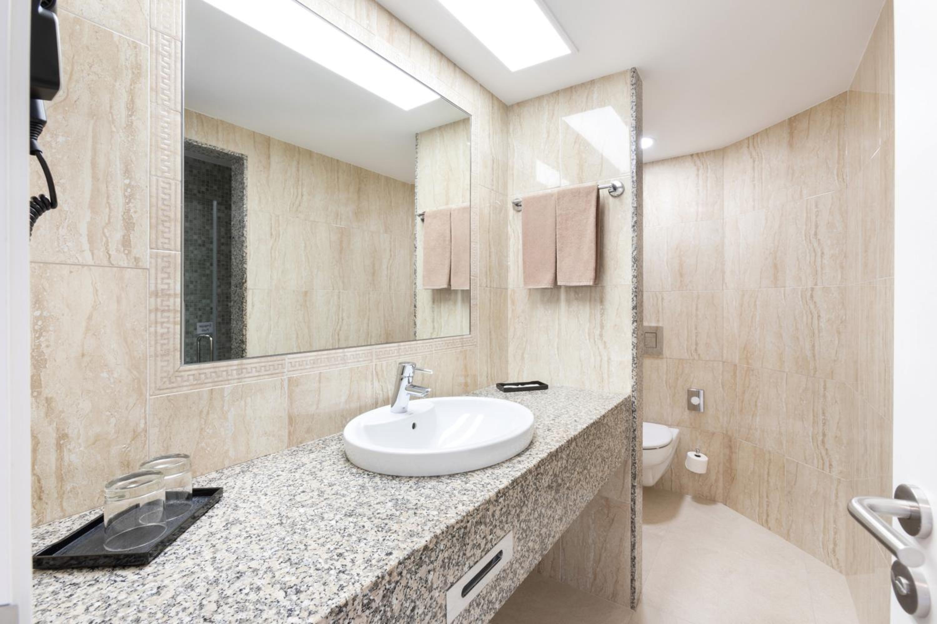 Suite with Garden View - Photo 4