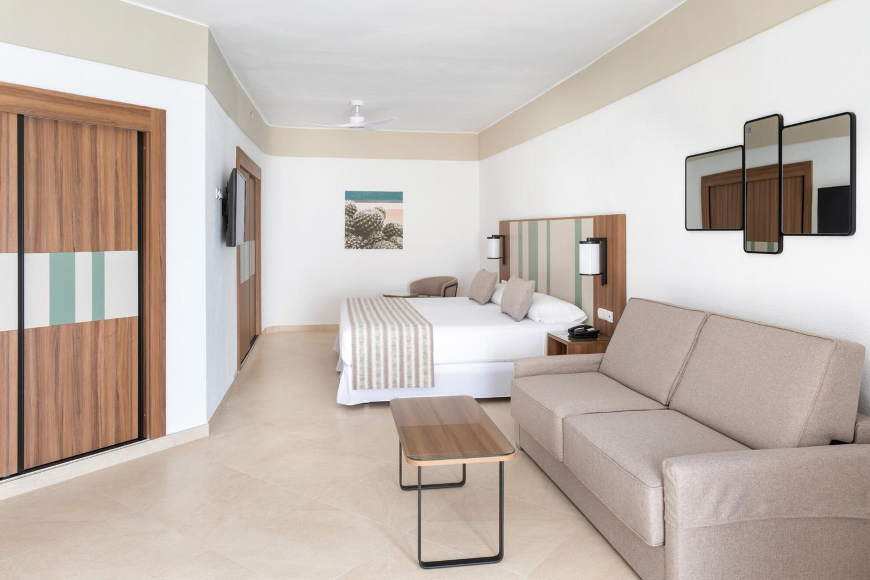 Suite with Garden View - Photo 2