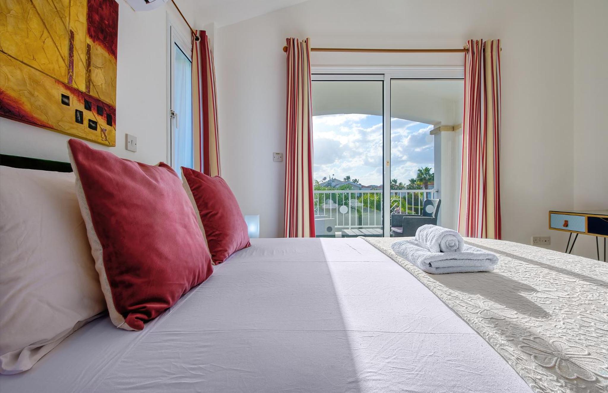 Three-Bedroom Villa photo 3