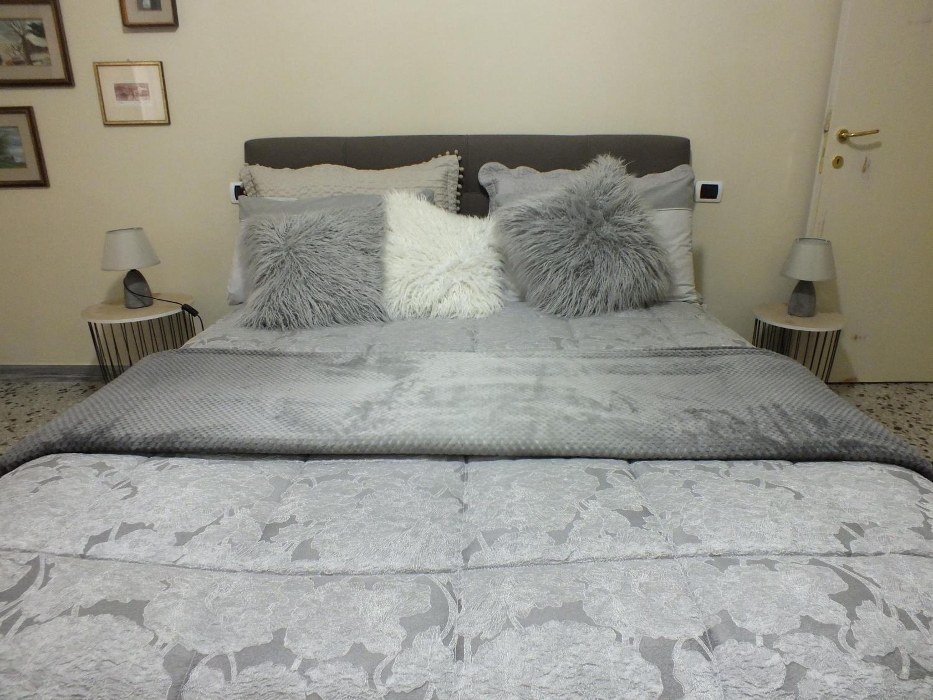 One-Bedroom Apartment - Photo 8
