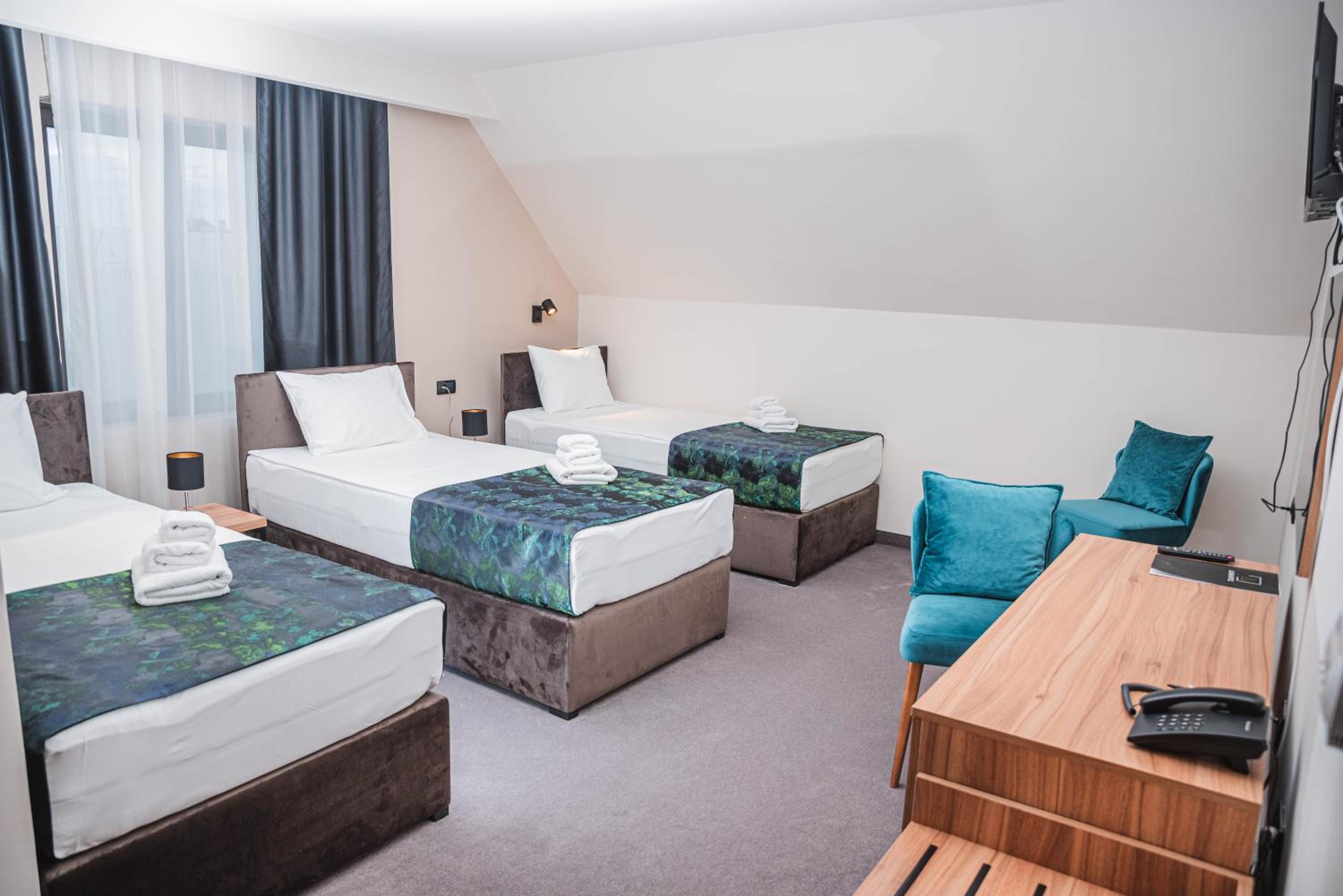 Deluxe Triple Room - Photo 3