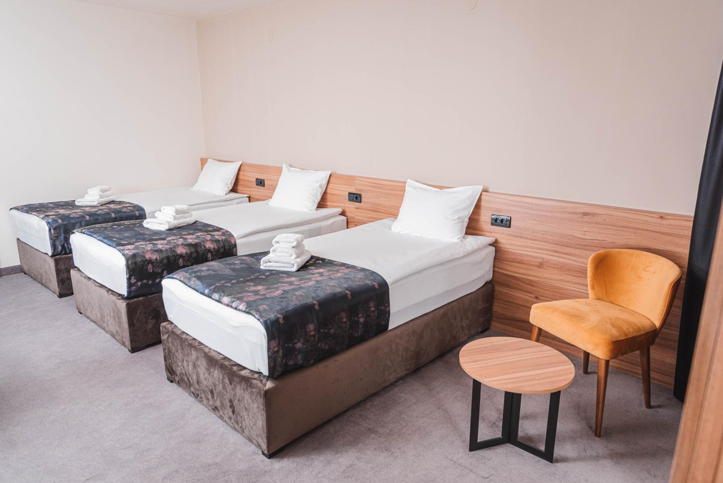 Deluxe Triple Room - Photo 6