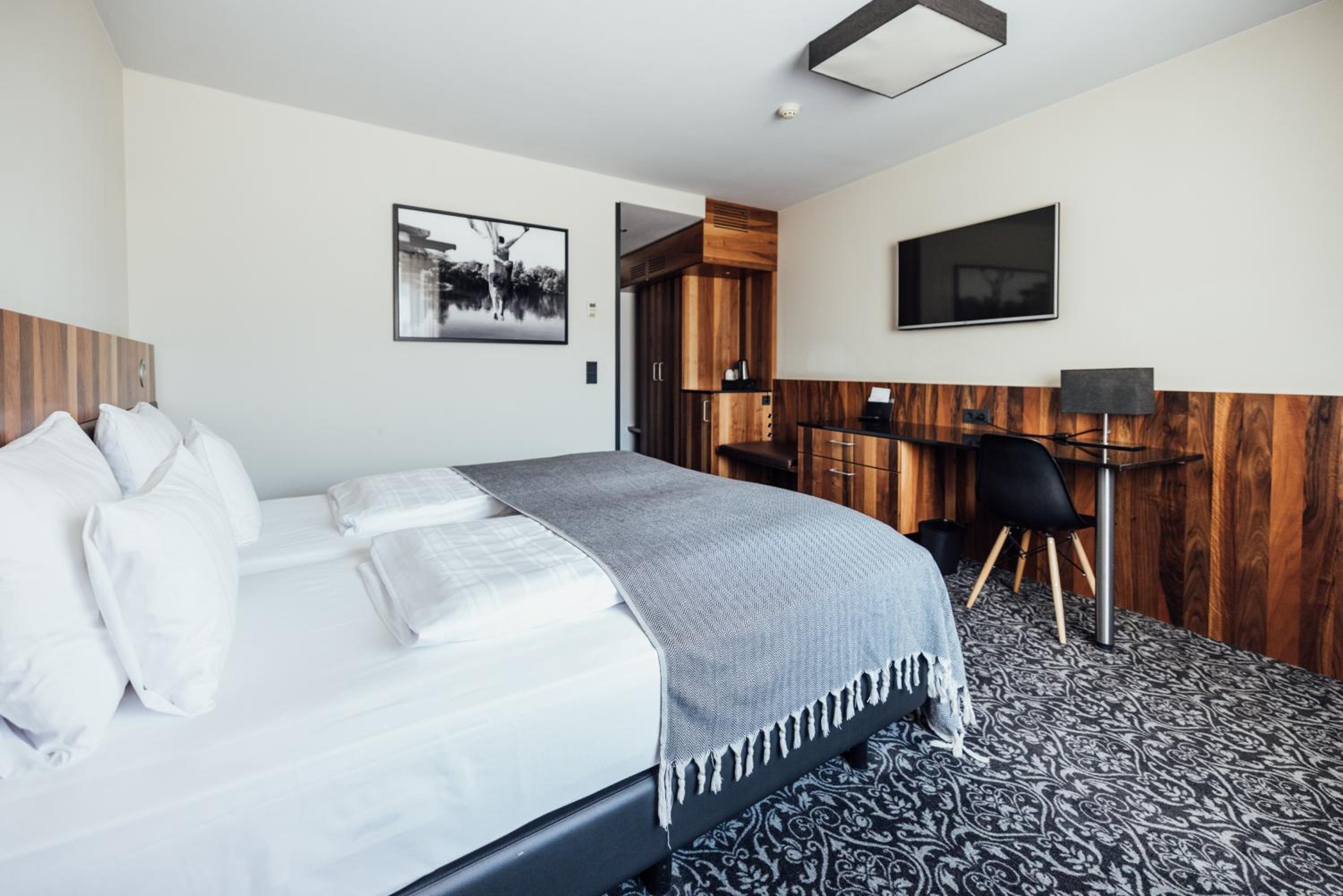 Double or Twin Room - Photo 4