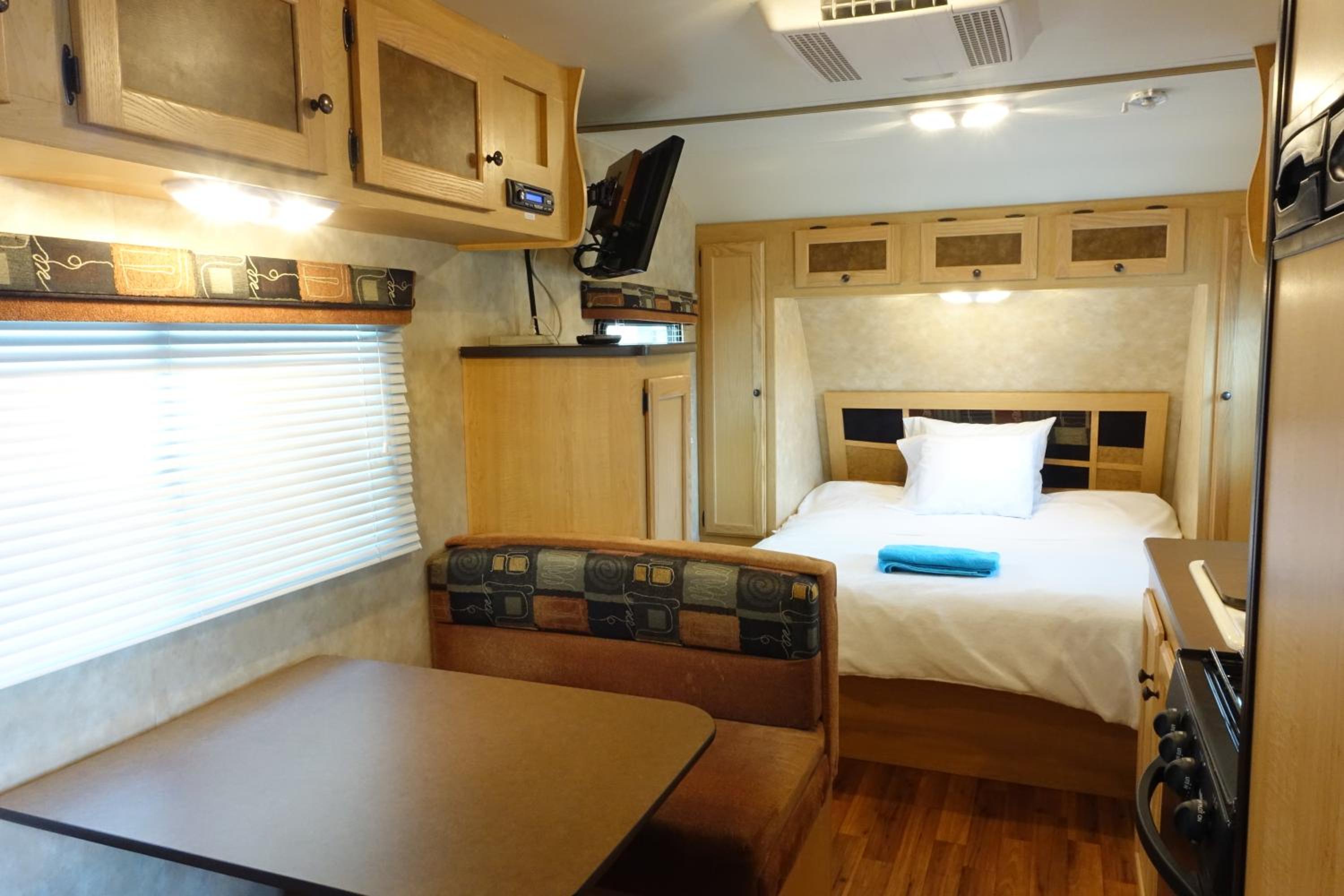 Mobile Home photo 3