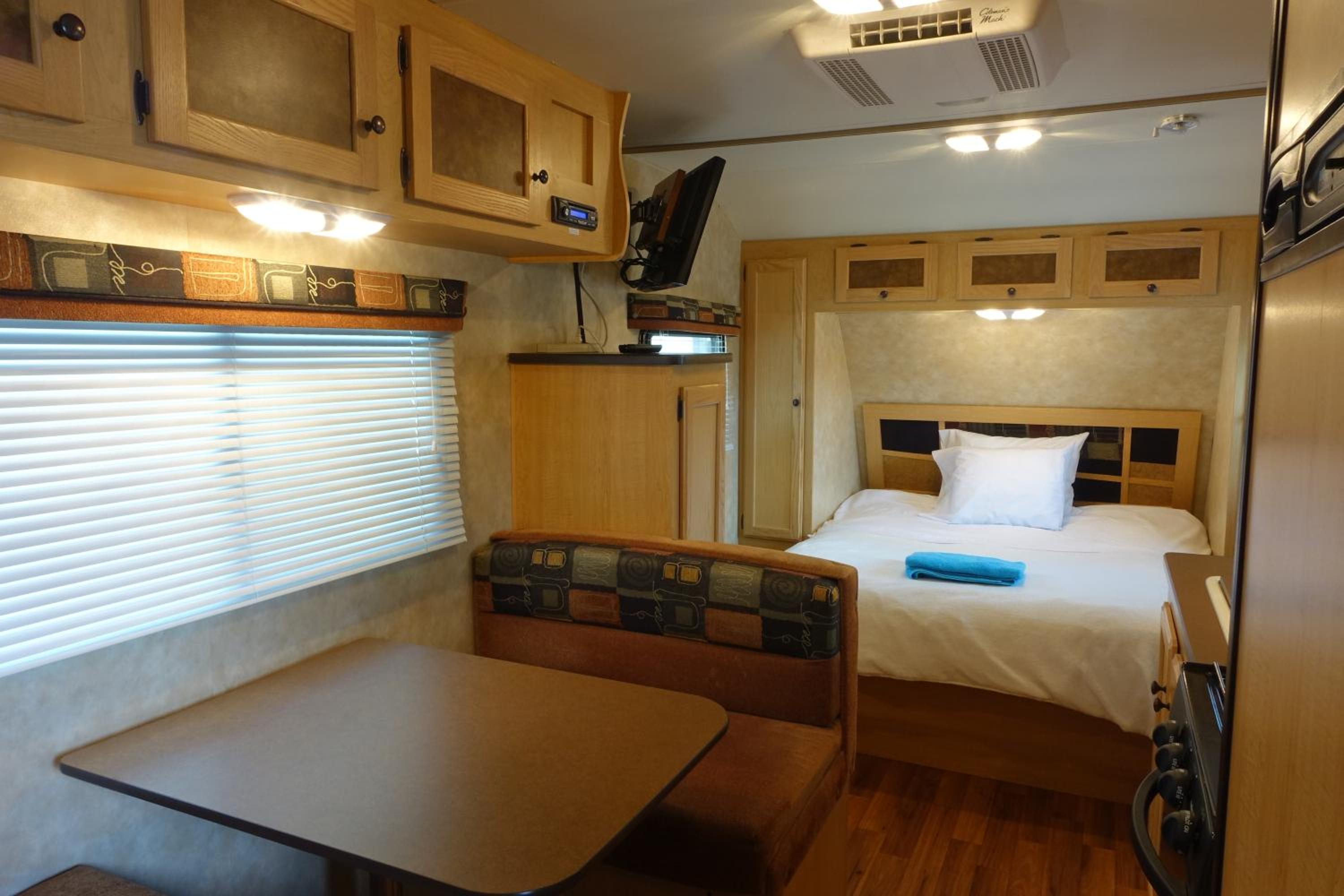 Mobile Home photo 2