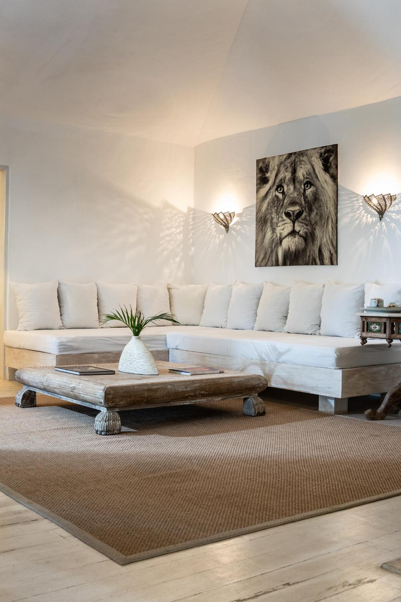 Superior King Suite photo 3