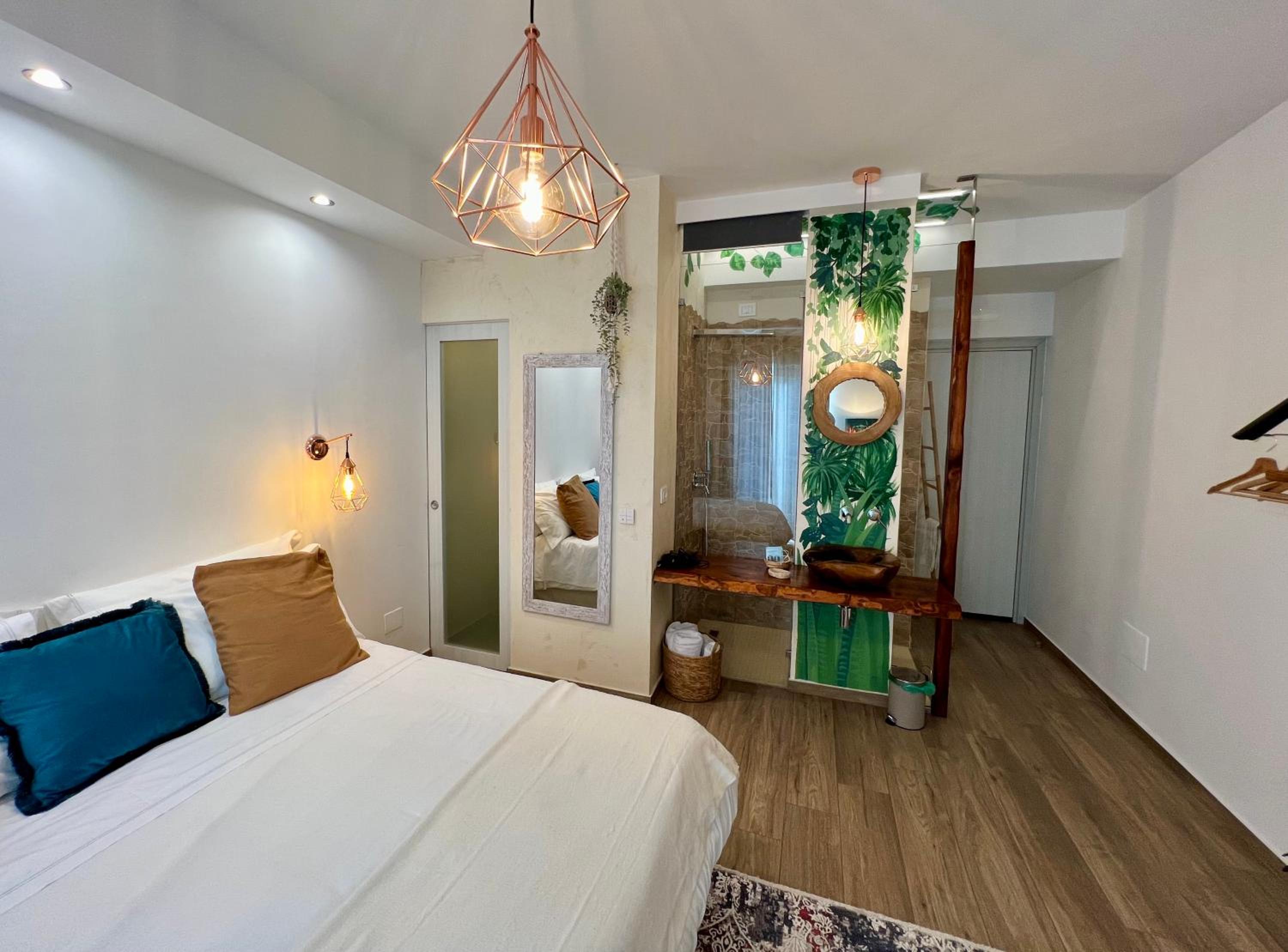 Deluxe Double Room with Balcony and Sea View