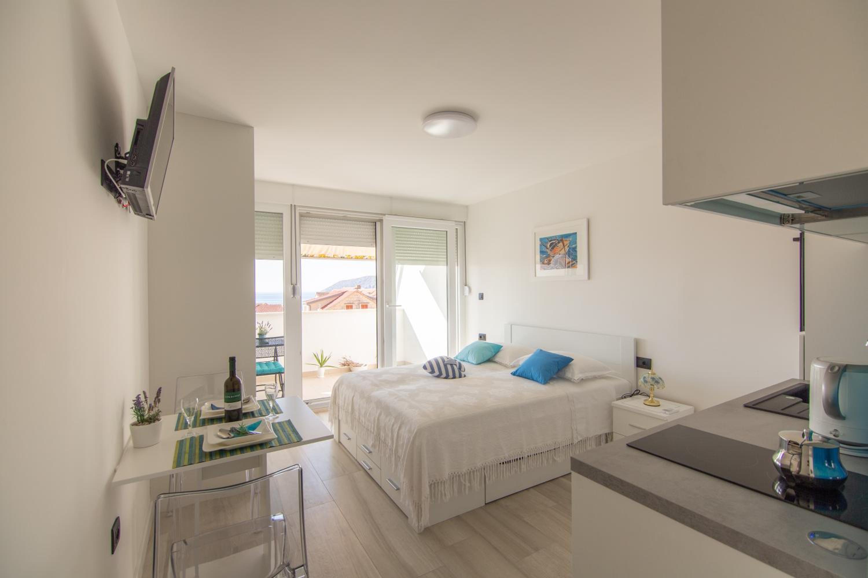 Studio Apartment with Sea View photo 1