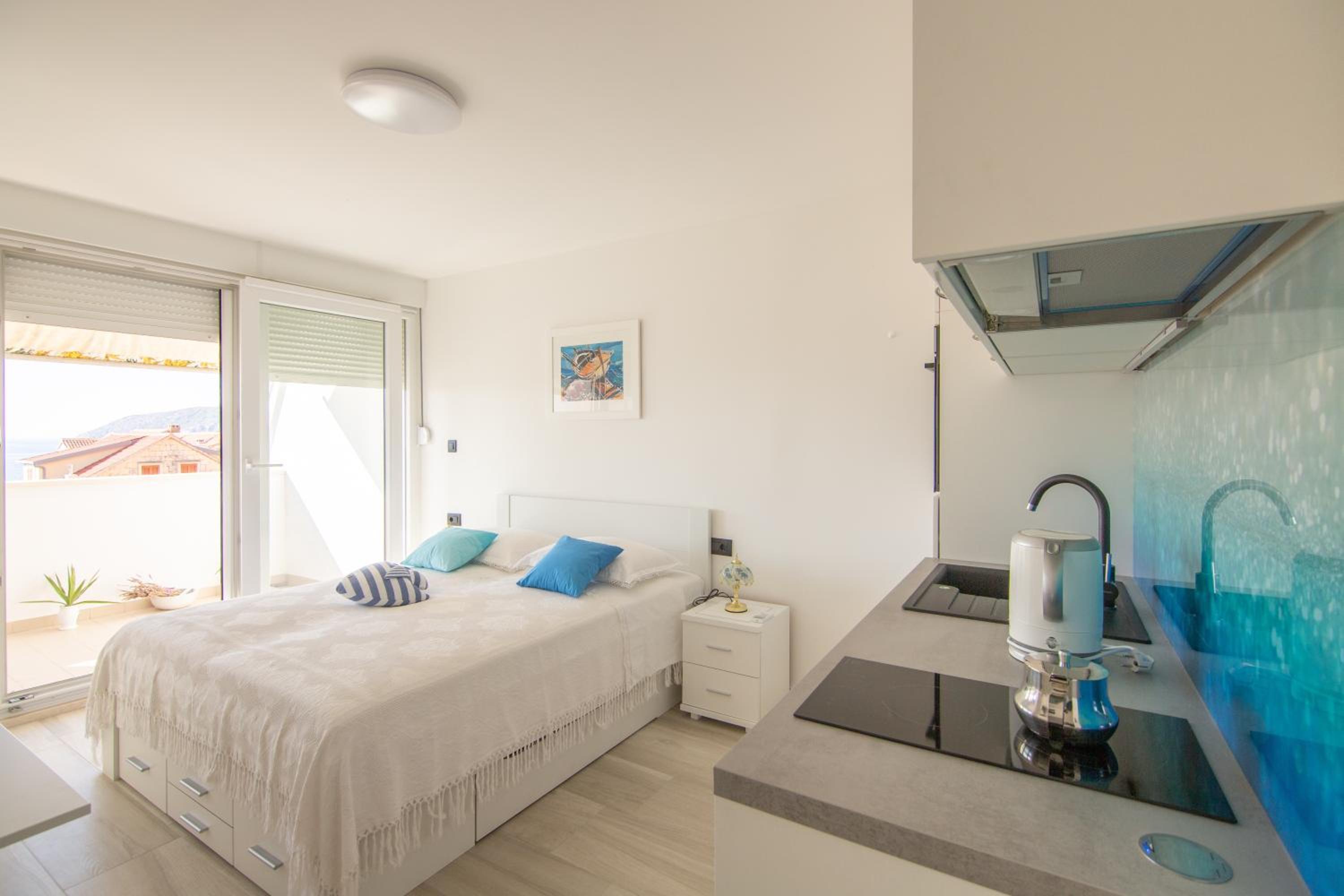 Studio Apartment with Sea View photo 2