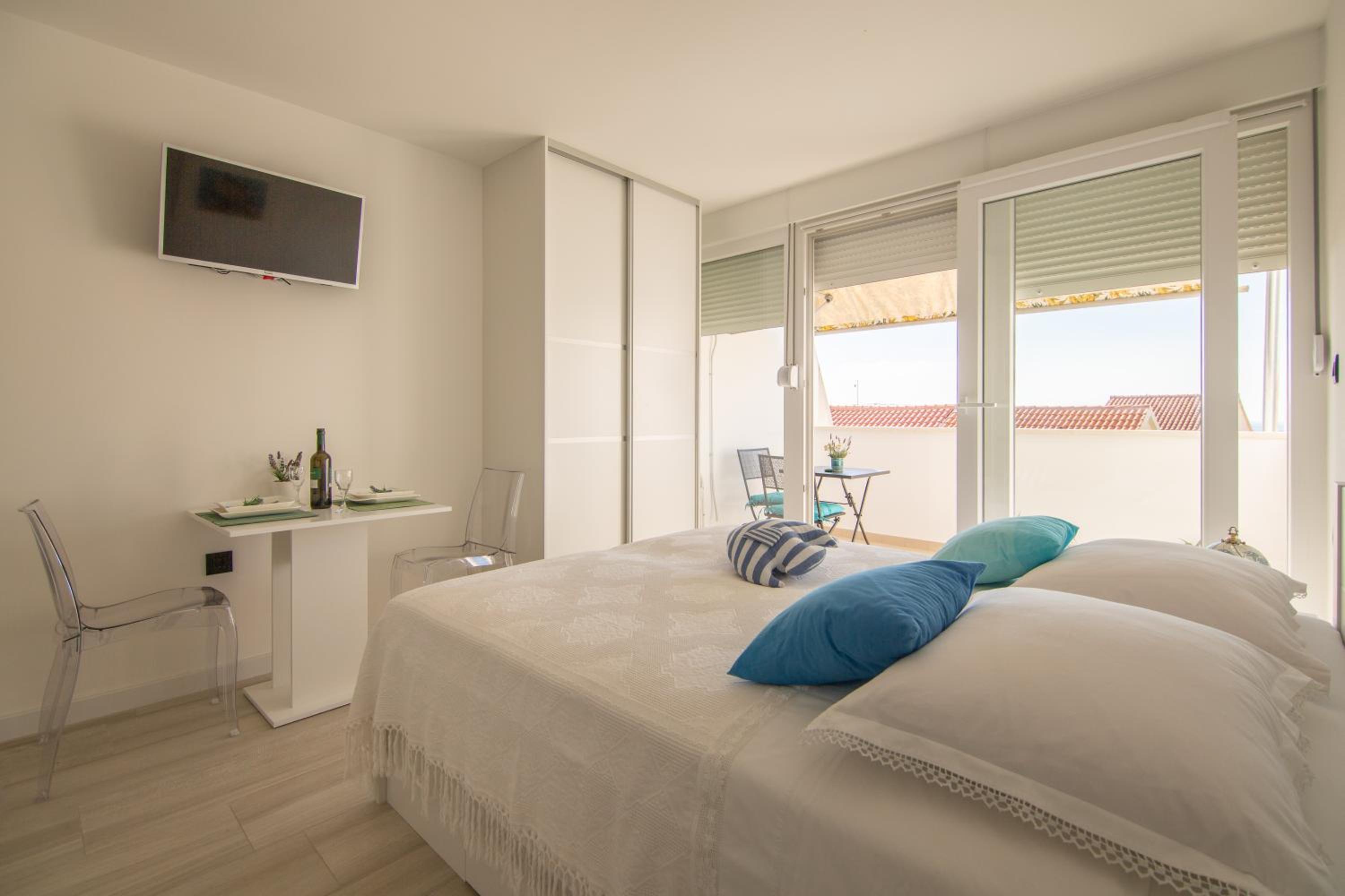 Studio Apartment with Sea View photo 3