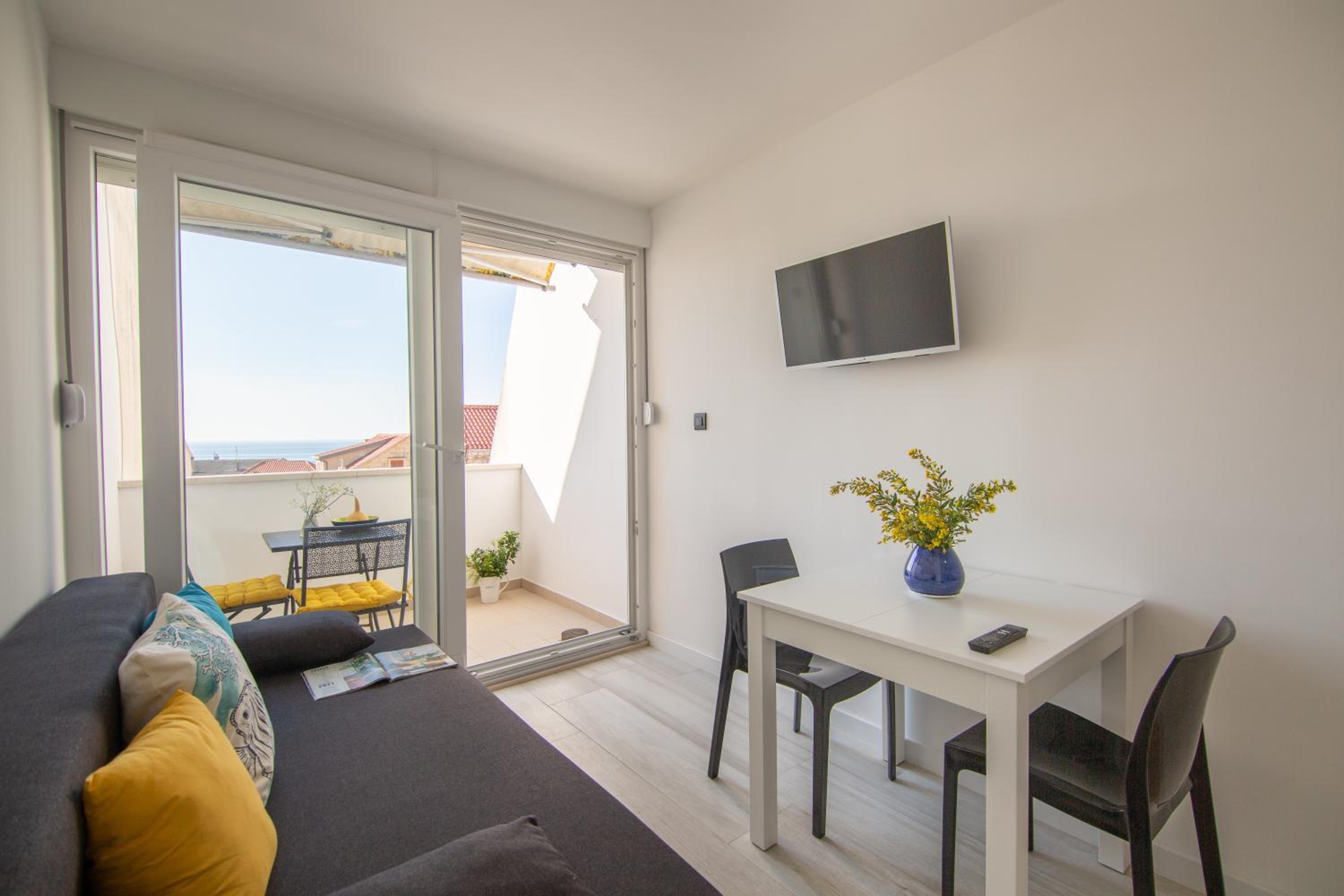 One Bedroom Apartment with Sea View photo 1