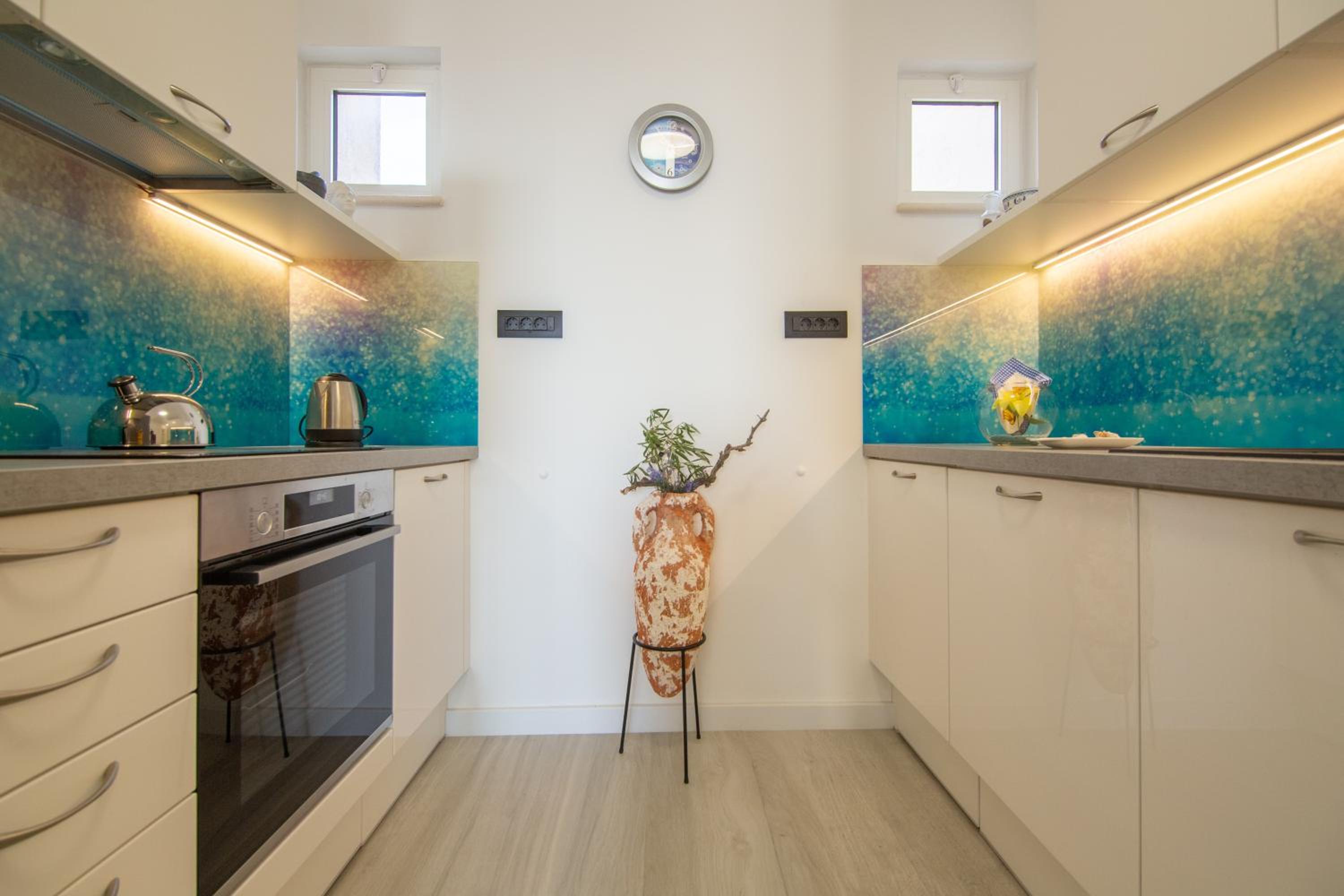 One Bedroom Apartment with Sea View photo 3