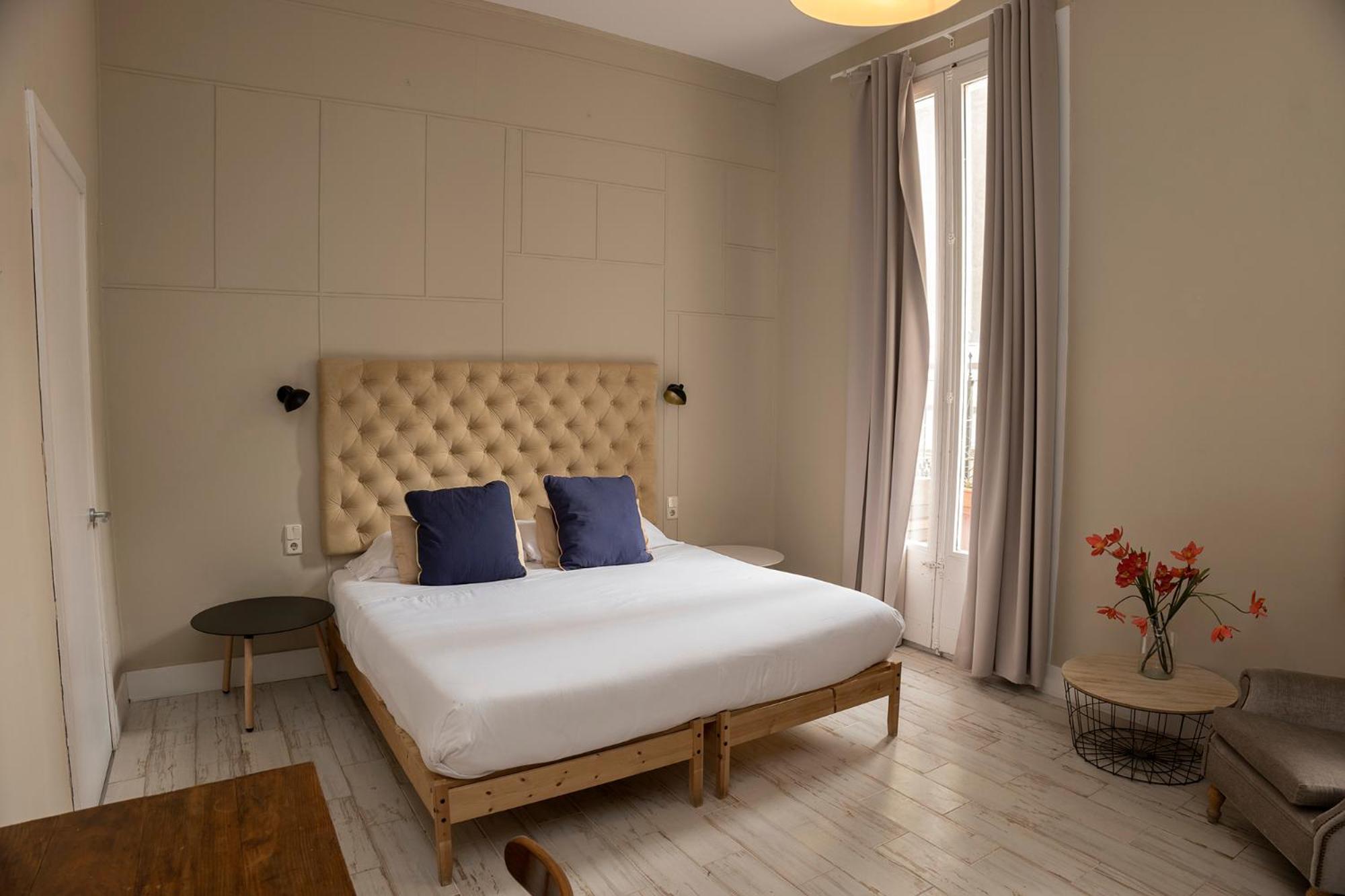Superior King Room with Private Bathroom photo 2