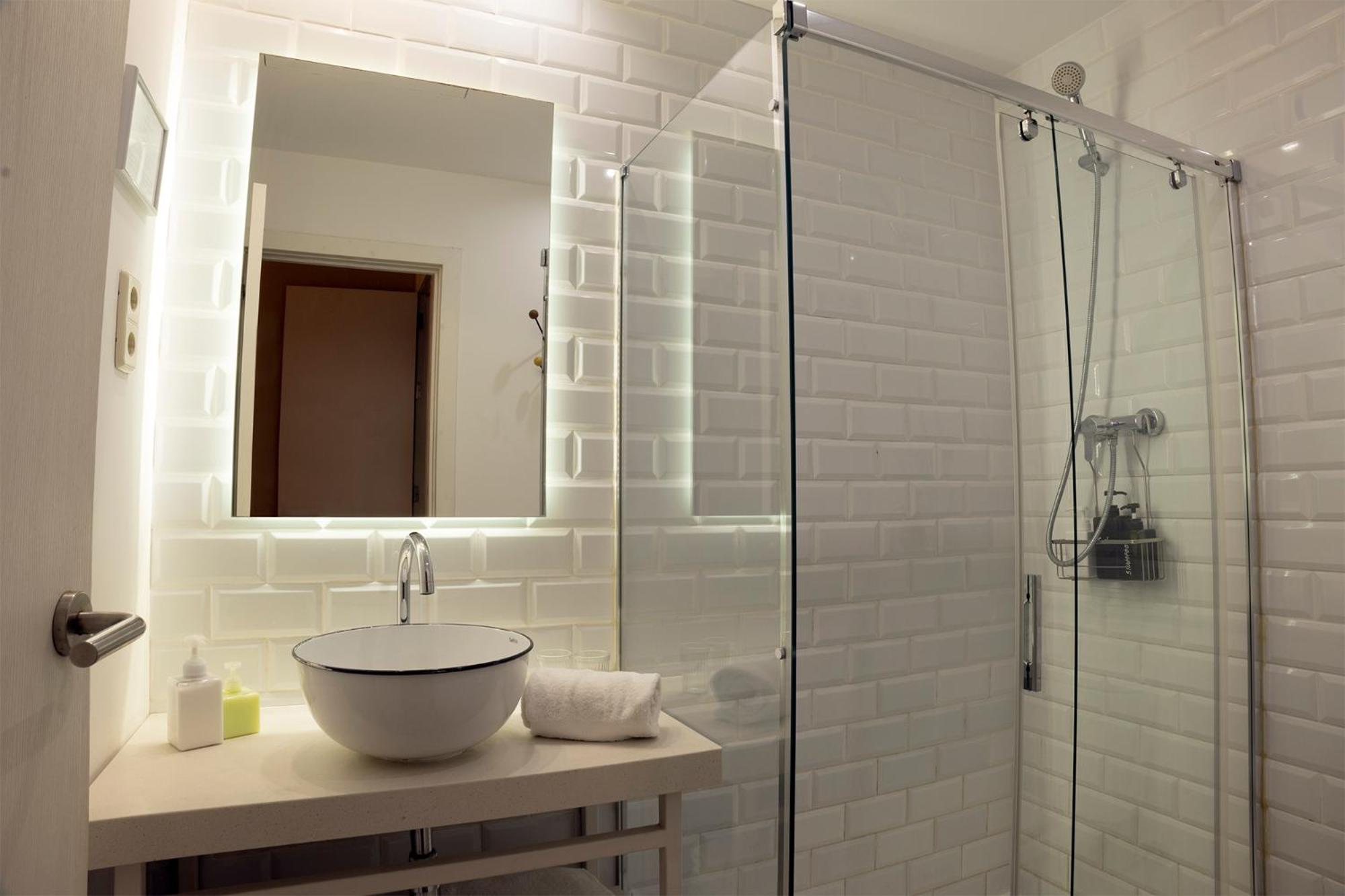 Economy Double Room with Private Bathroom photo 2