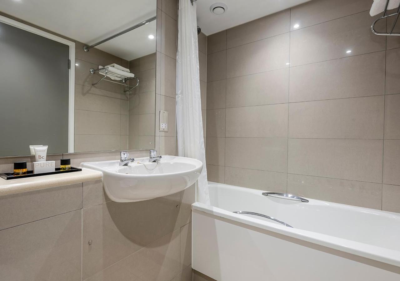 Double Room - Photo 7