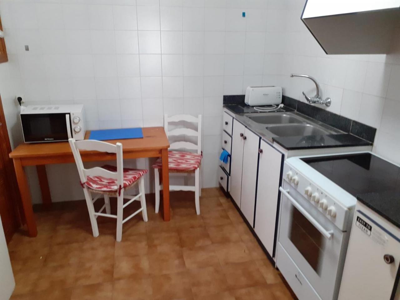 Two-Bedroom Apartment with Street View photo 2