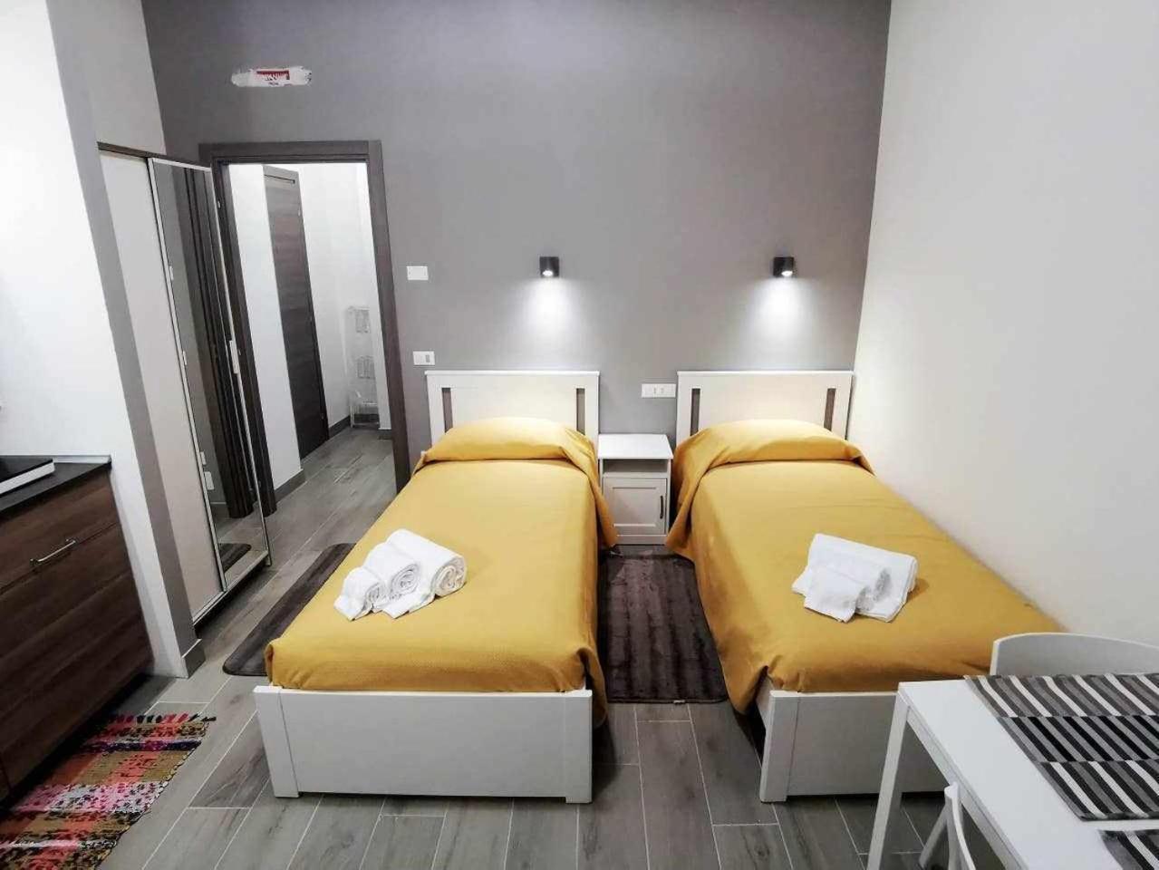 Twin Room with Private Bathroom photo 1