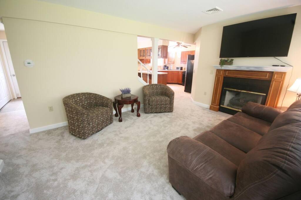 Four-Bedroom House photo 2