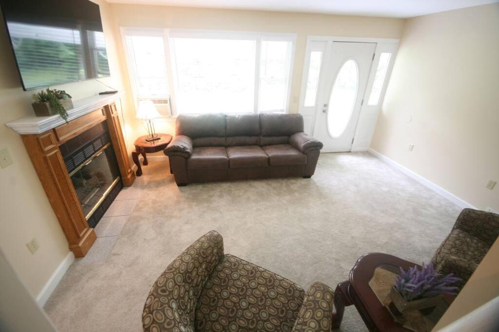 Four-Bedroom House photo 3