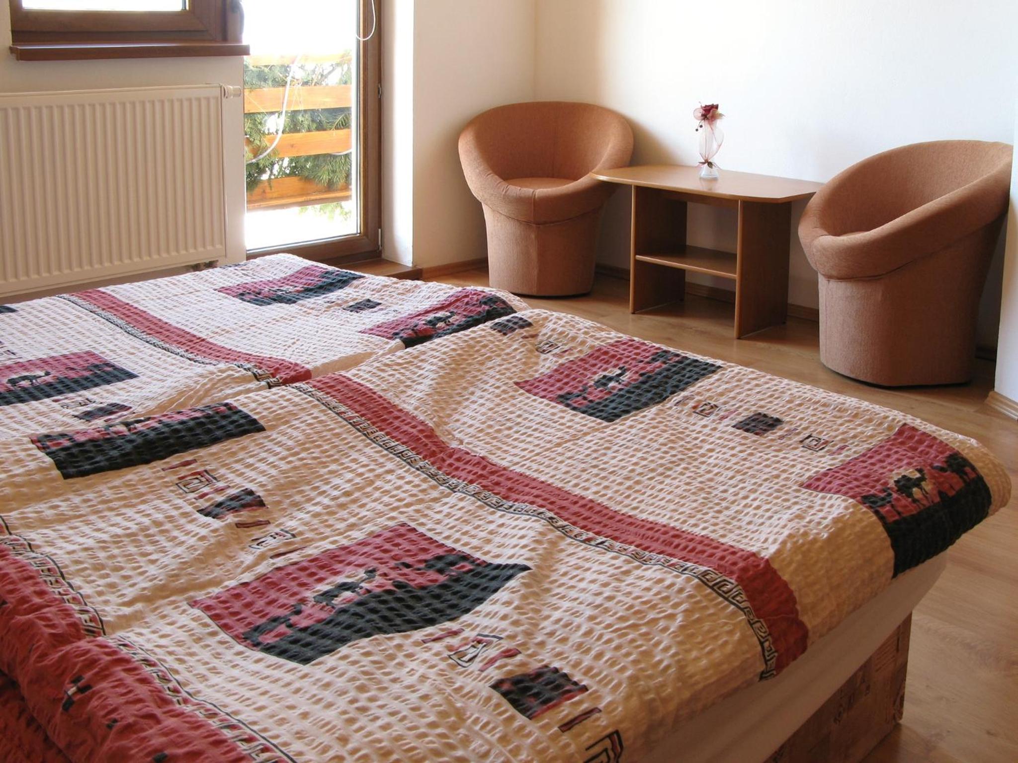 Three-Bedroom Apartment with Balcony photo 3