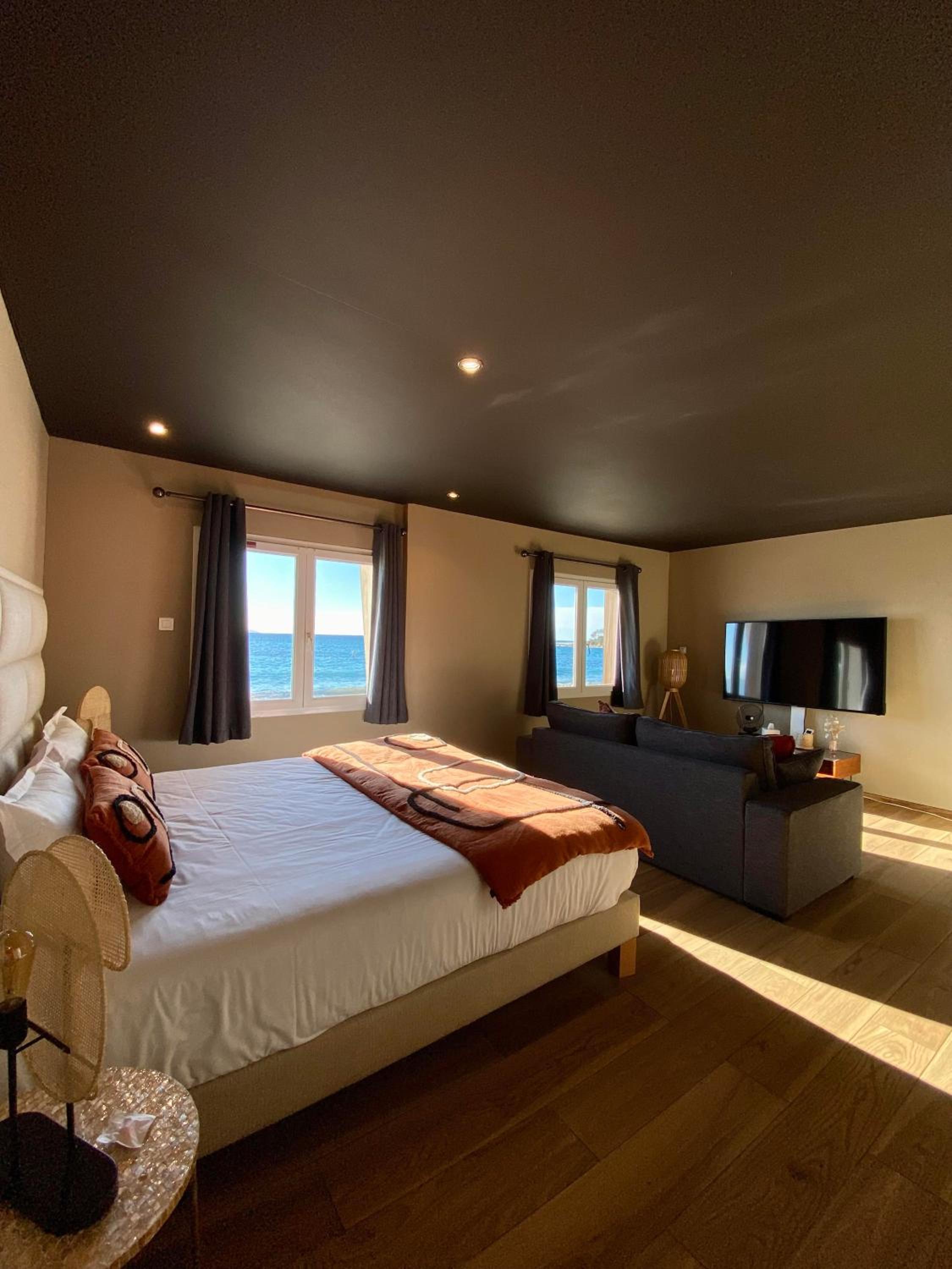 Suite with Sea View