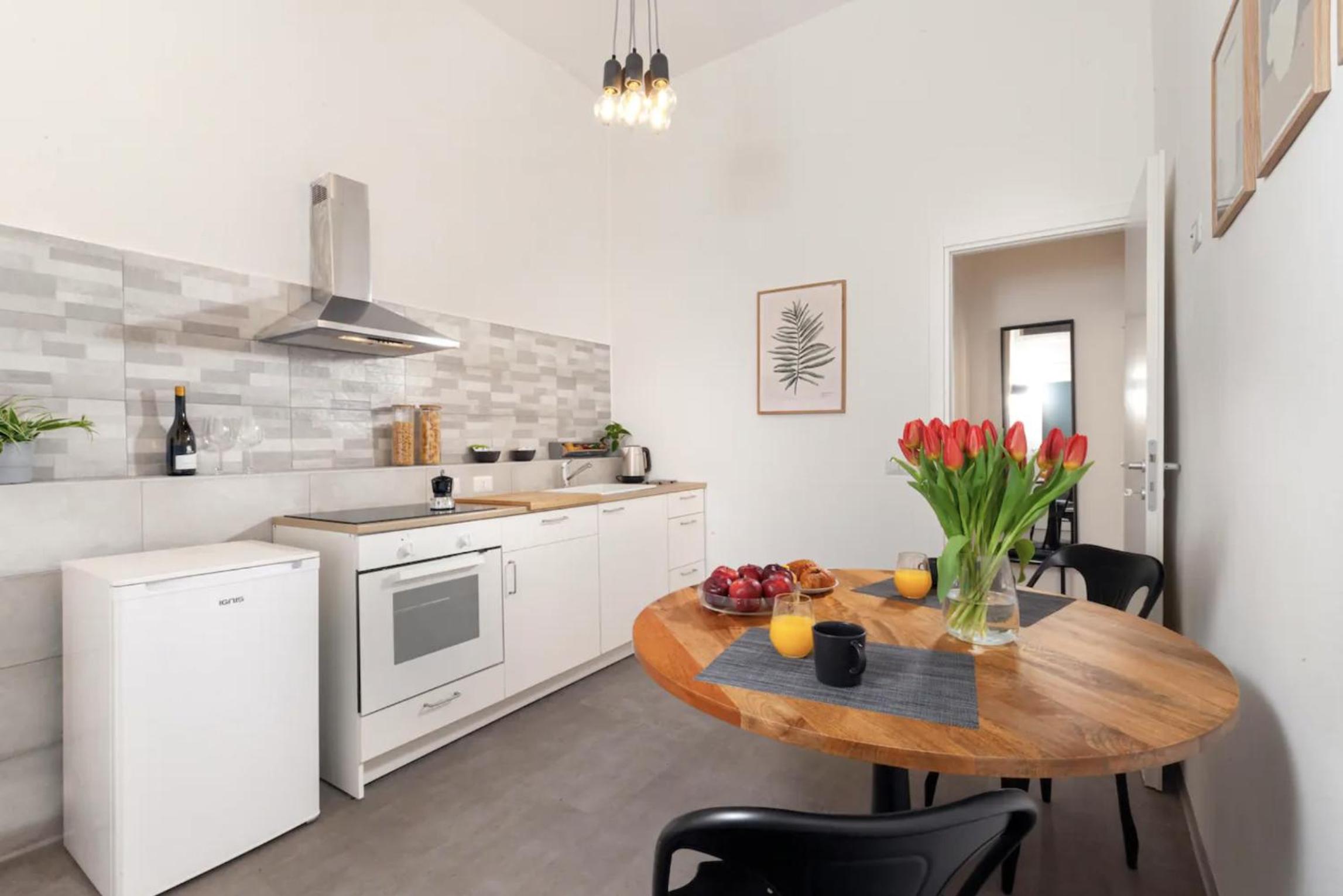 One-Bedroom House photo 2