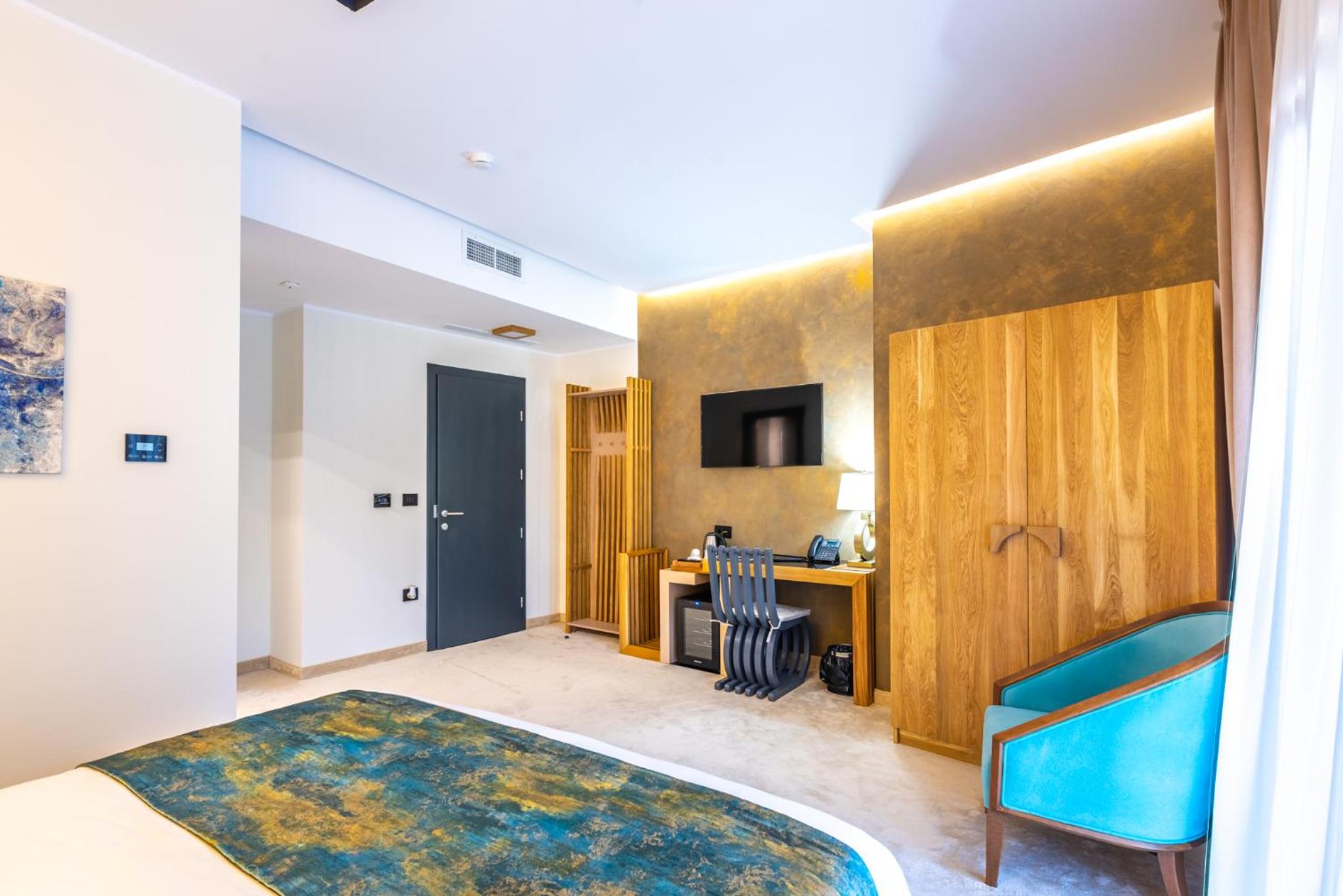 Deluxe Room - Photo 14