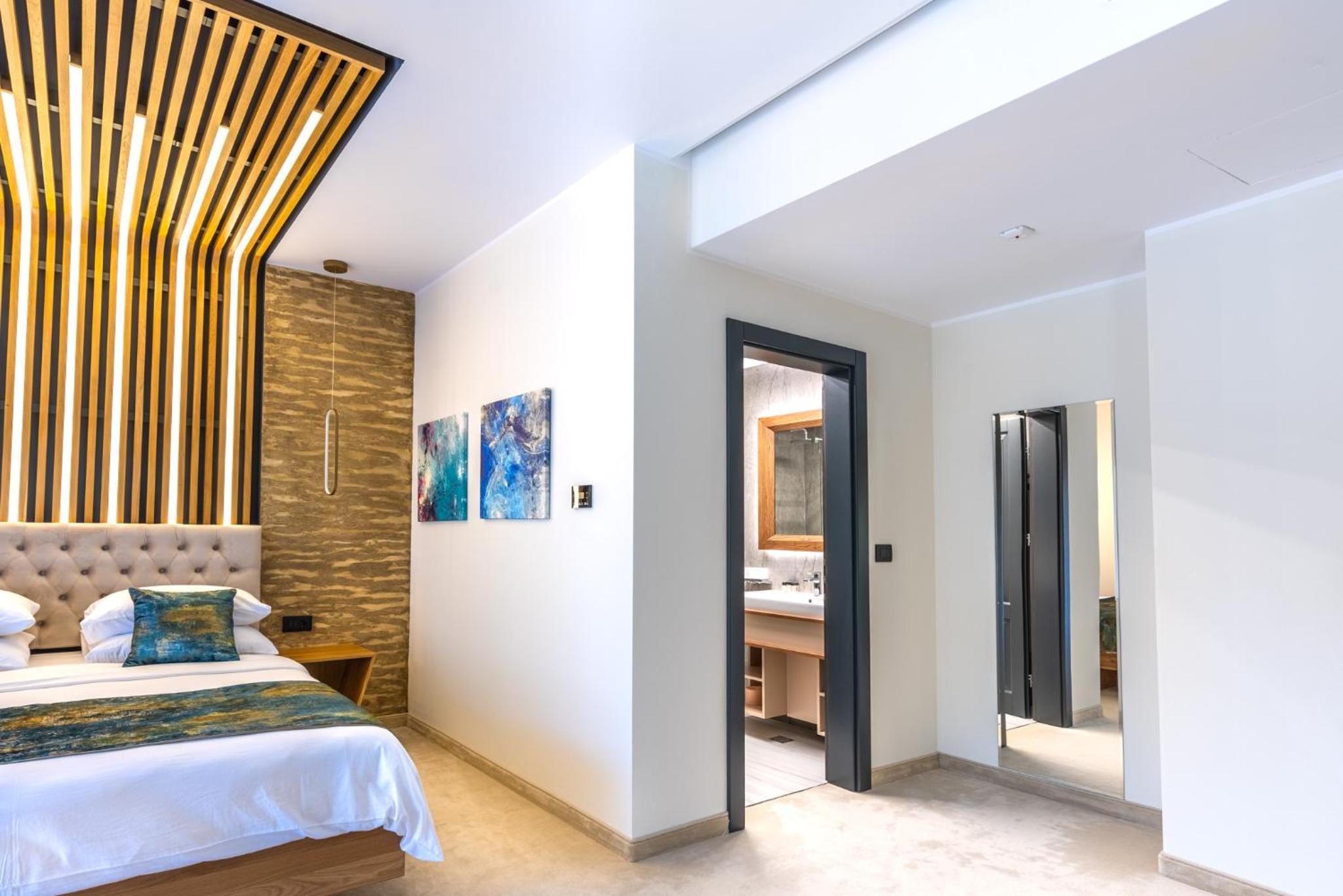 Deluxe Room - Photo 15