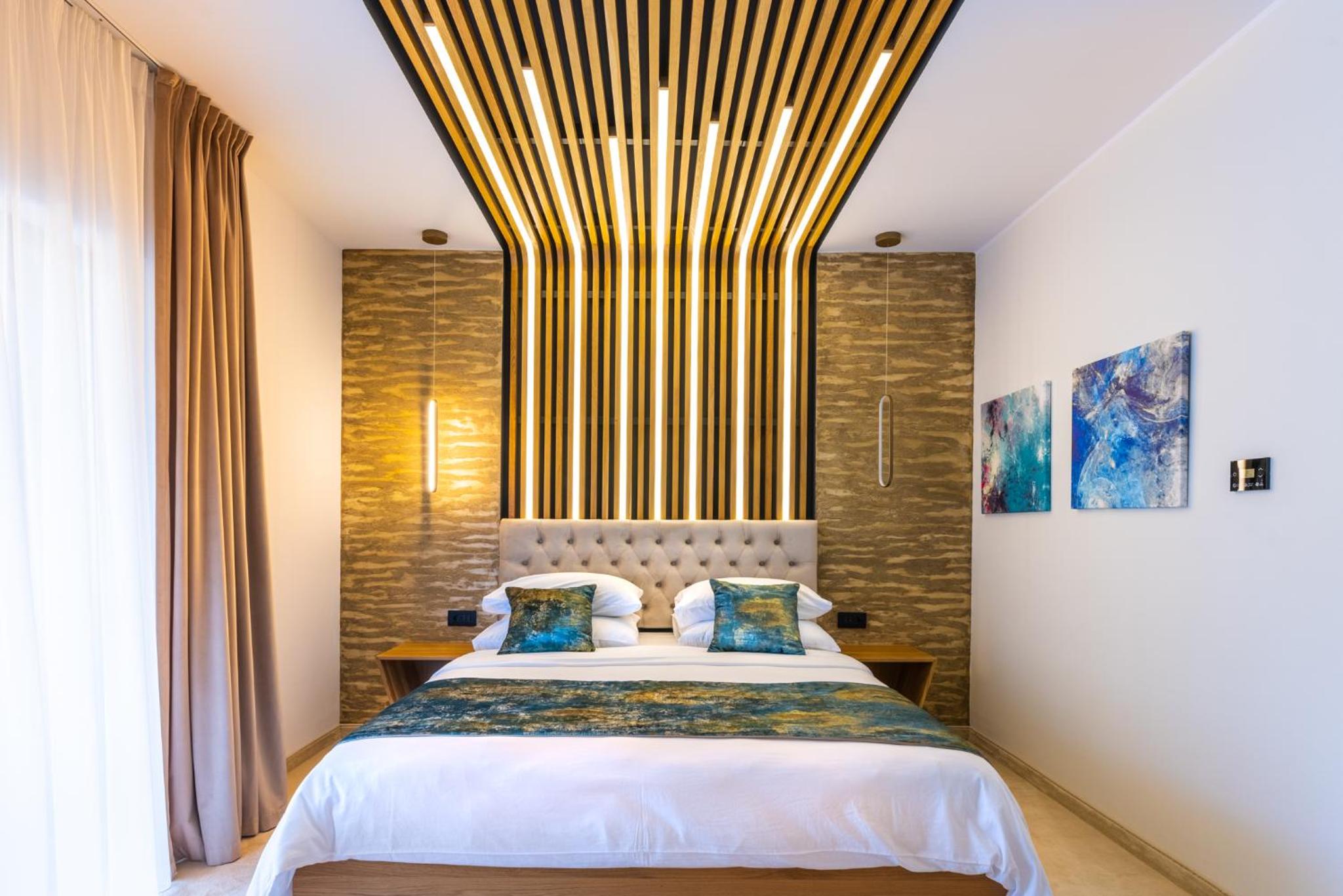 Deluxe Room - Photo 16