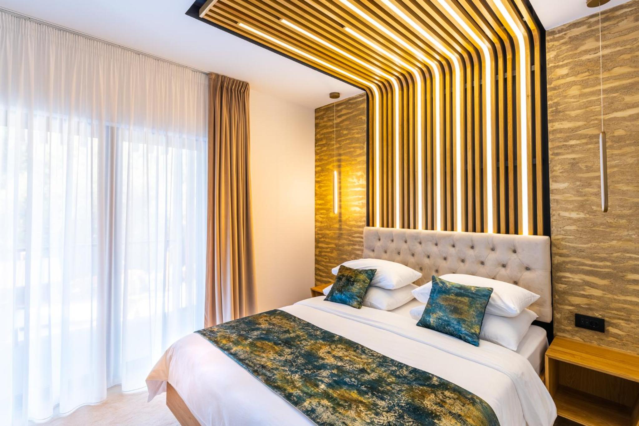 Deluxe Room - Photo 19