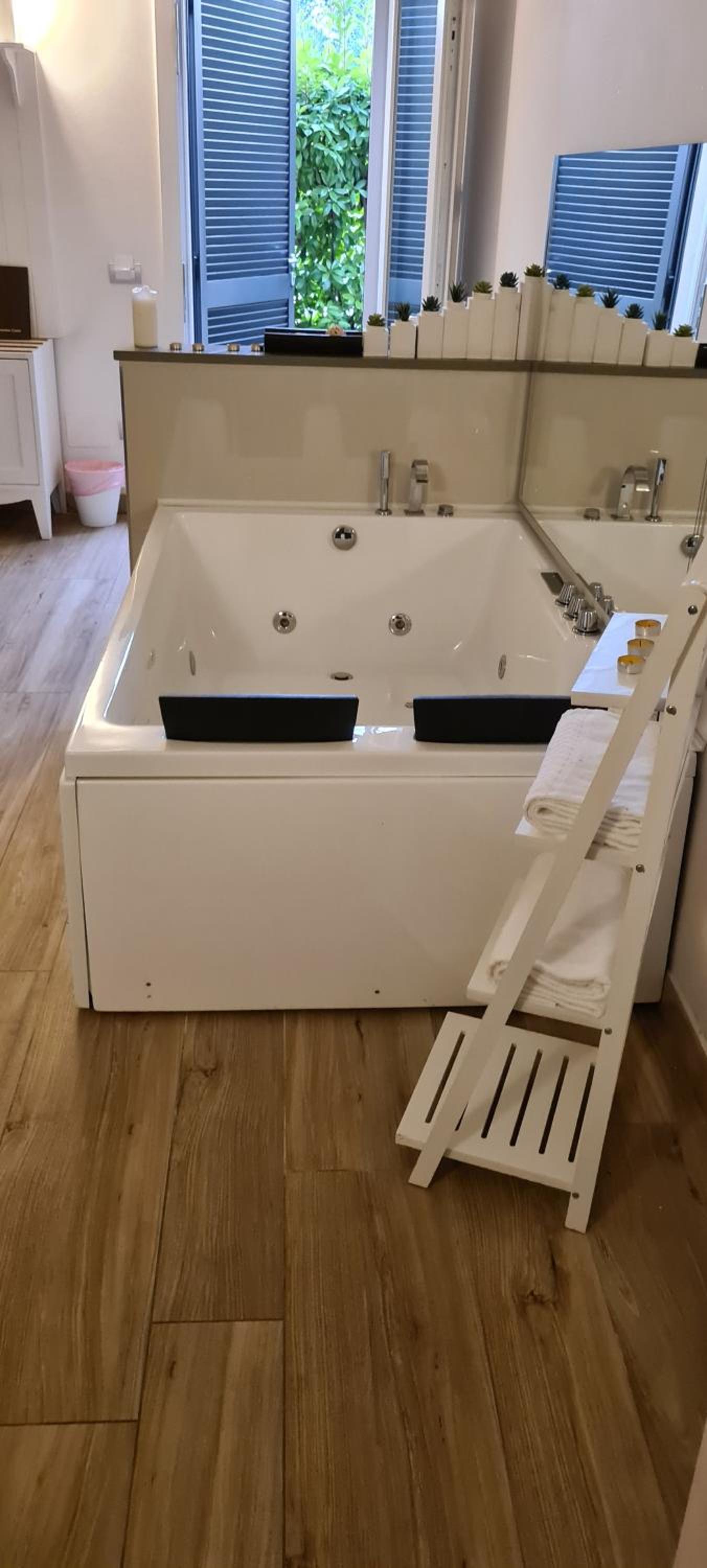Deluxe Double Room with Bath photo 3