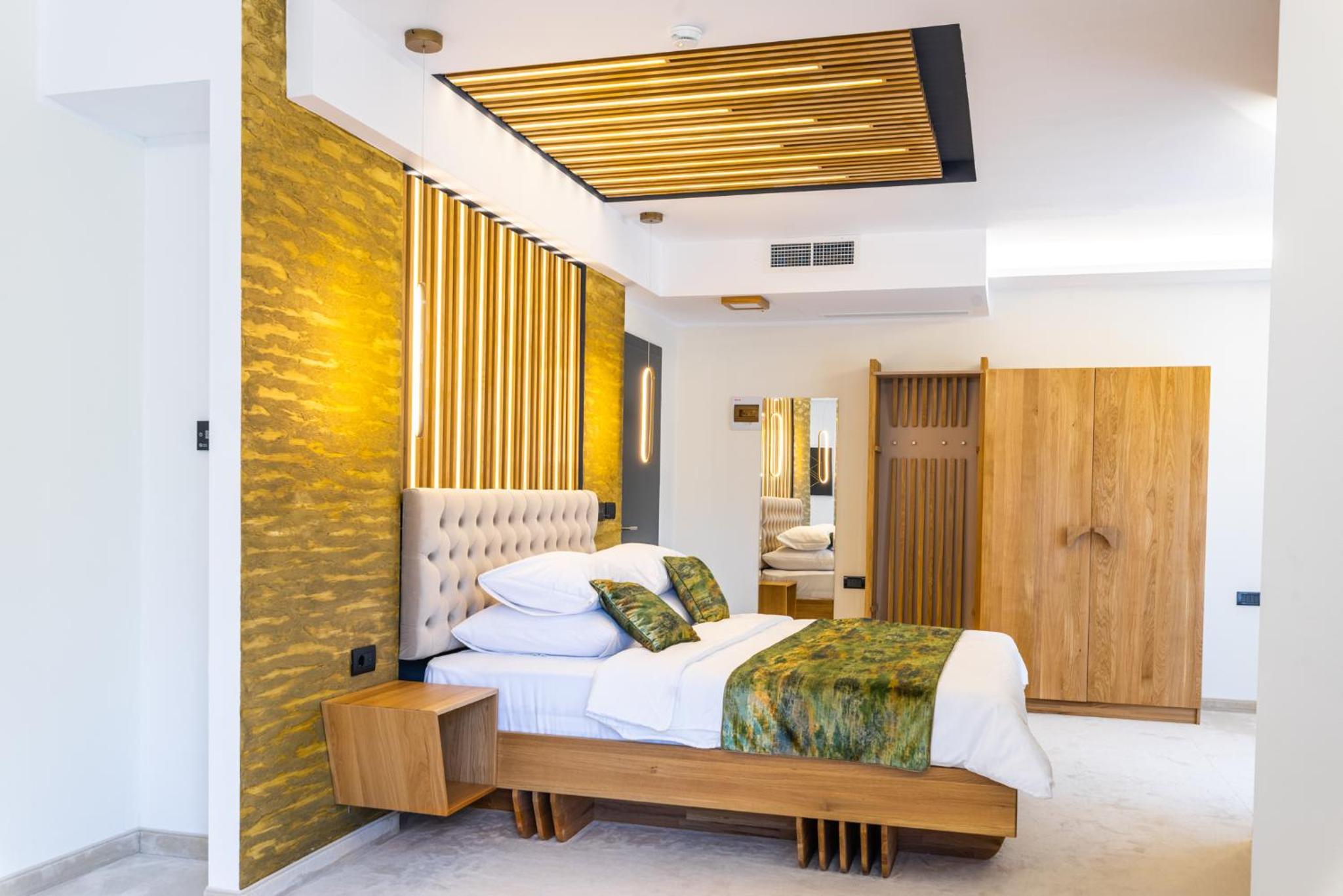 Suite with Balcony - Photo 1