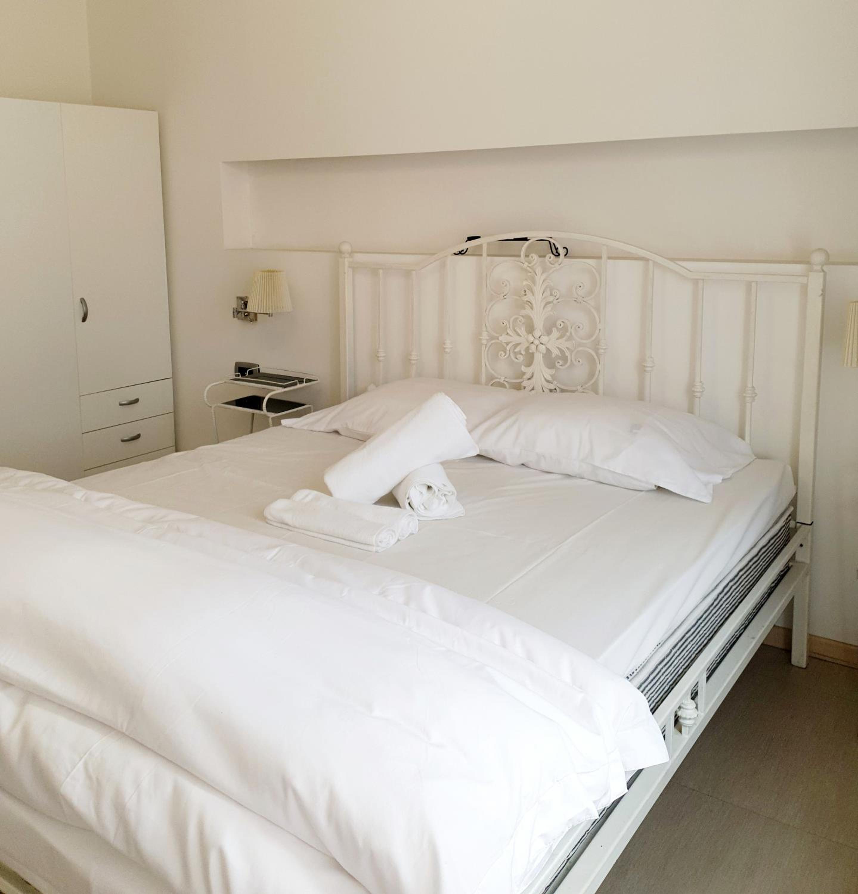 Two-Bedroom Apartment - Photo 15