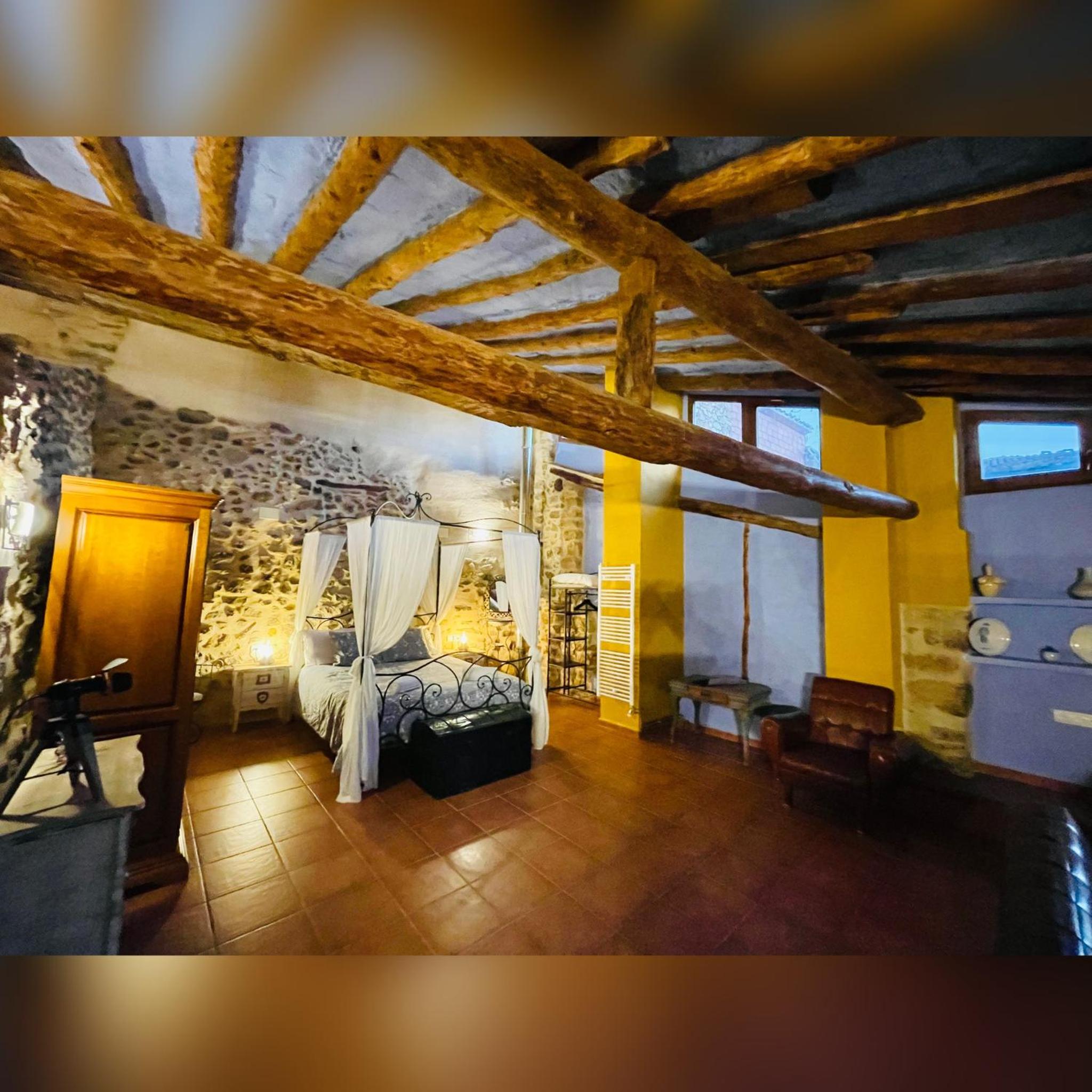 Family Studio - Photo 1