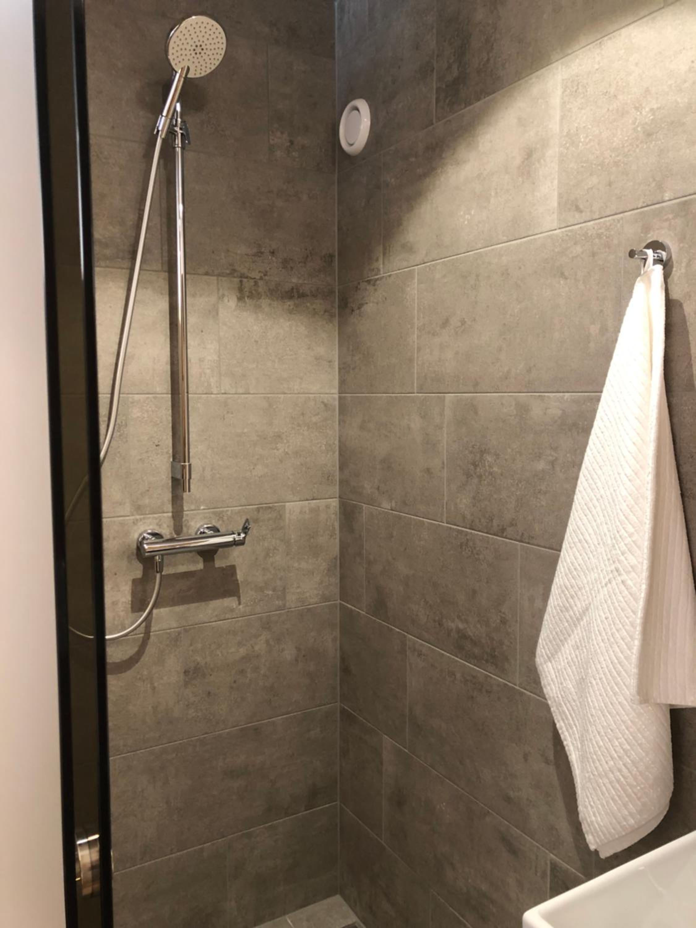 One-Bedroom Apartment - Photo 8