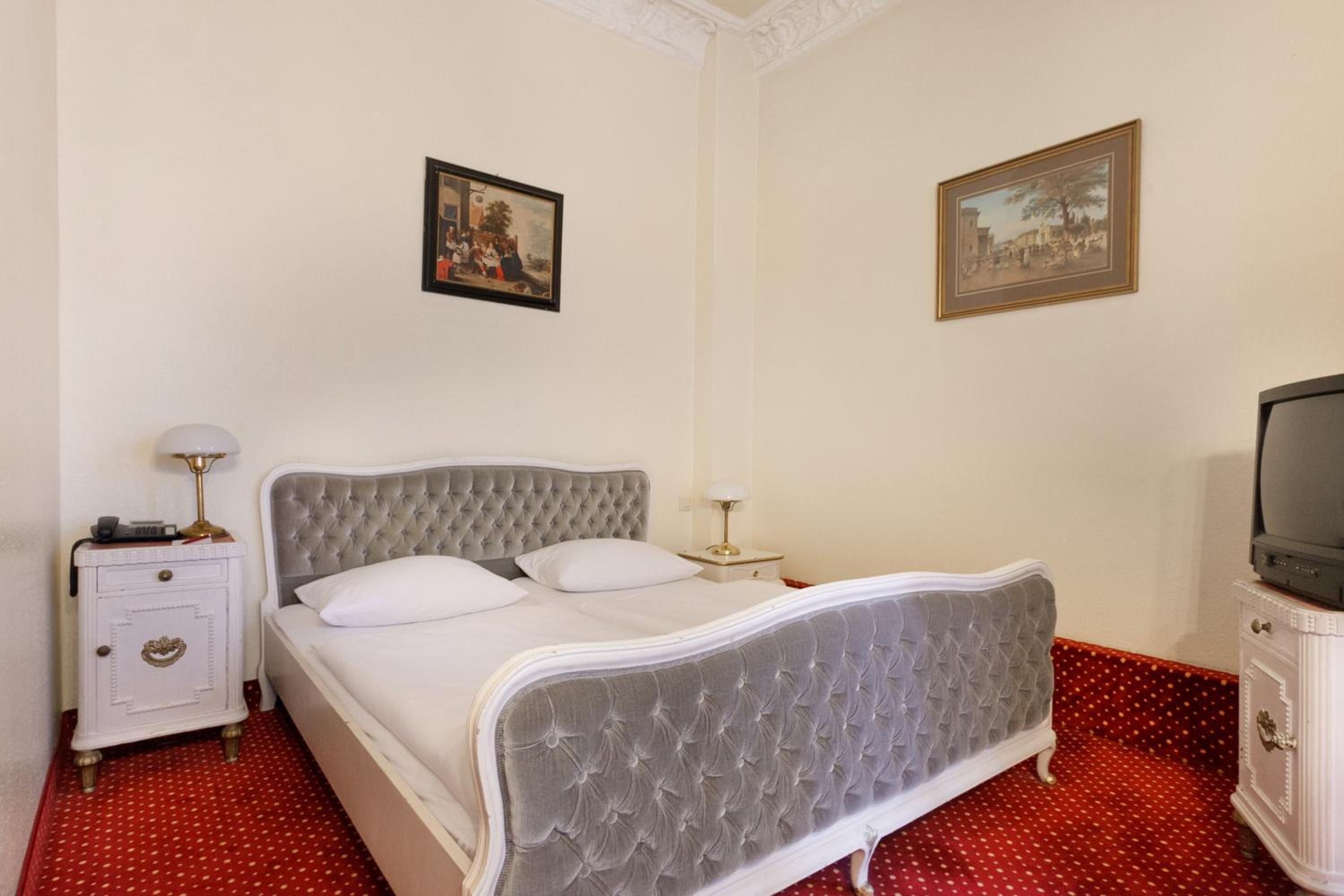 Standard Double or Twin Room photo 2