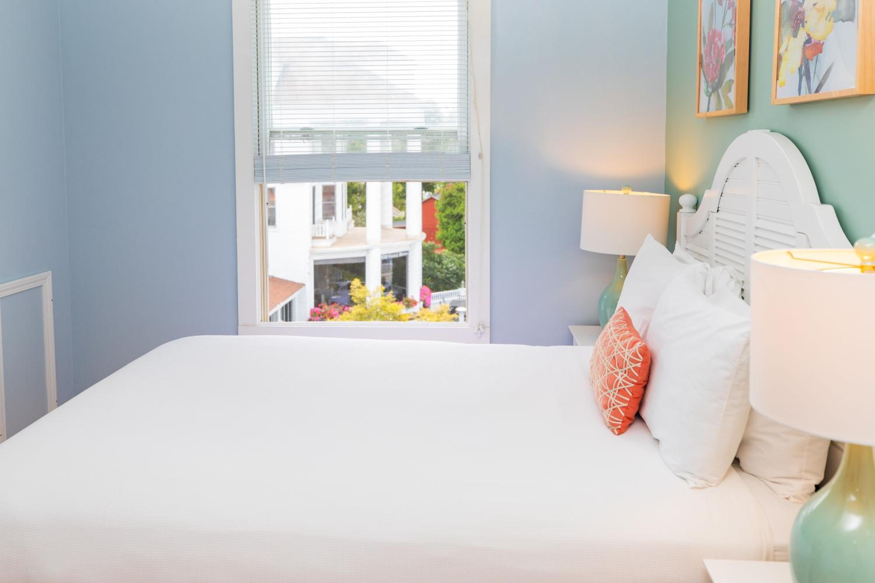 Standard Queen Room - Photo 1