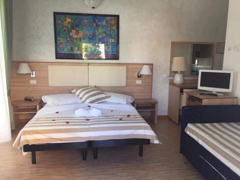 Standard Triple Room photo 2