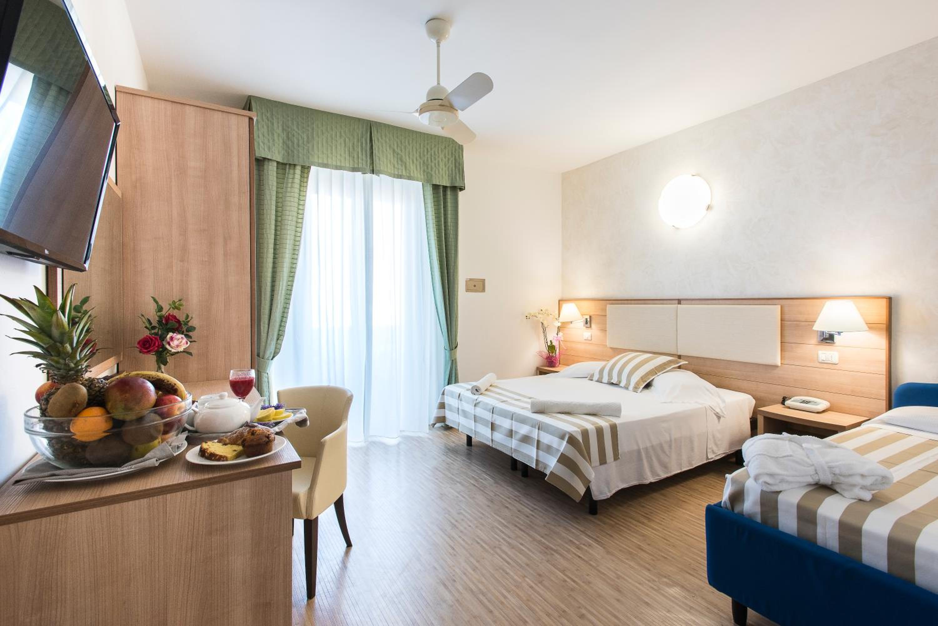 Triple Room with Sea View photo 1