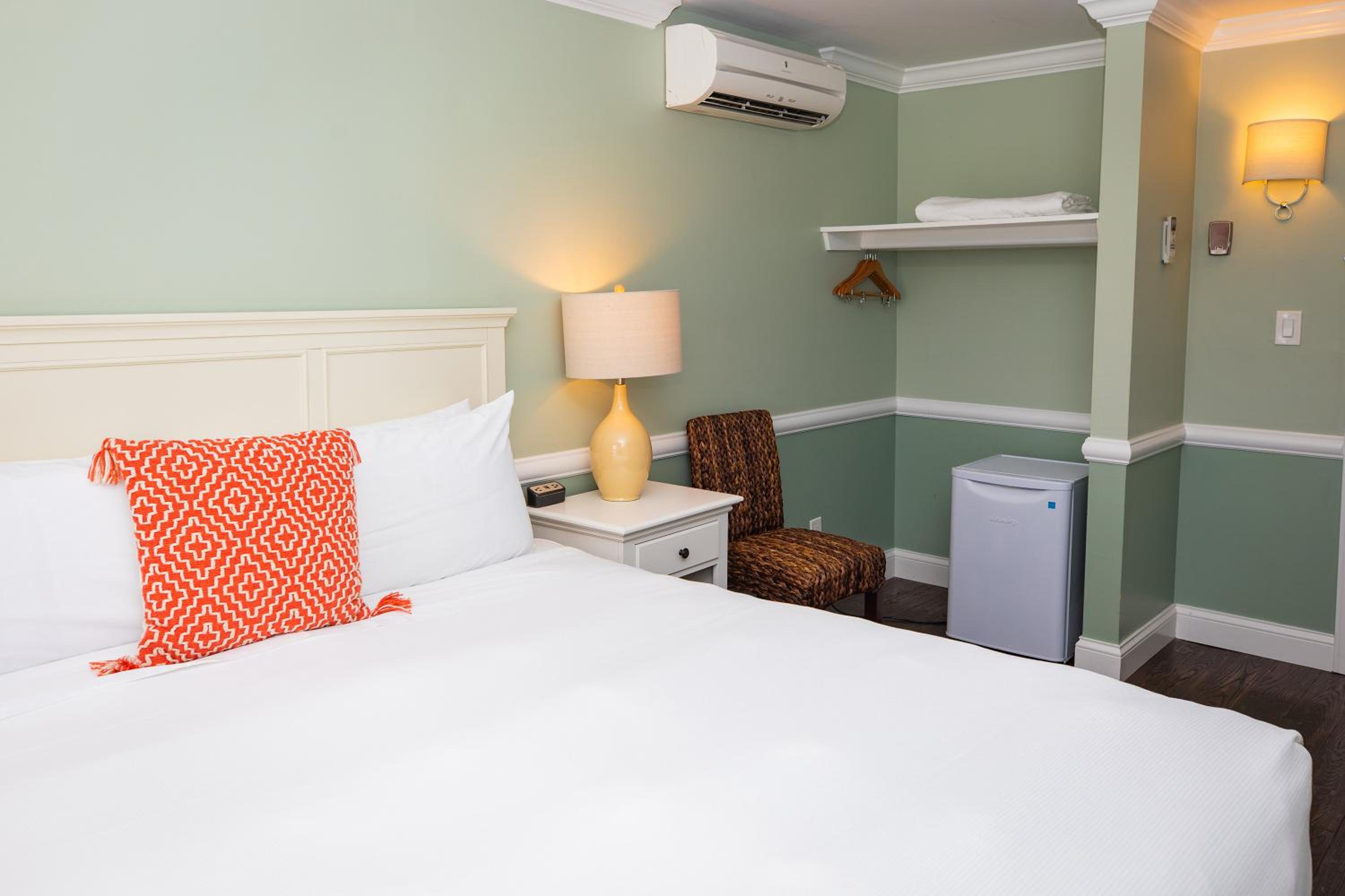 Deluxe King Room - Photo 6