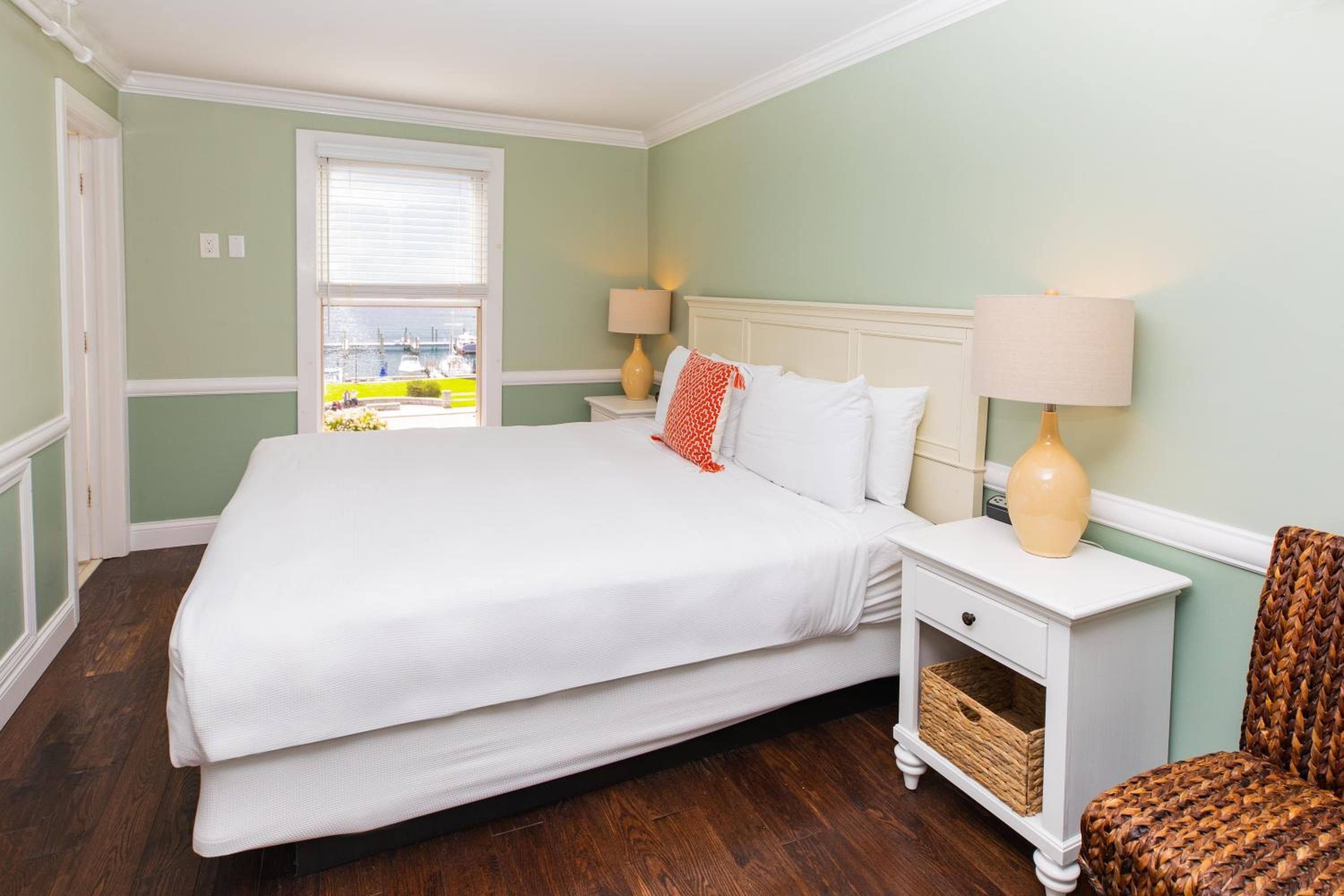 Deluxe King Room - Photo 1