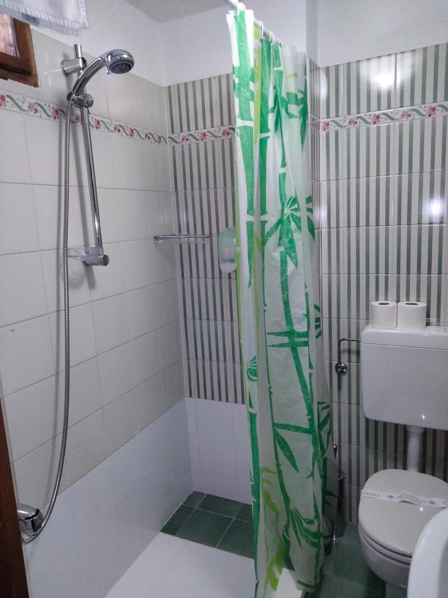 Classic Quadruple Room - Photo 3