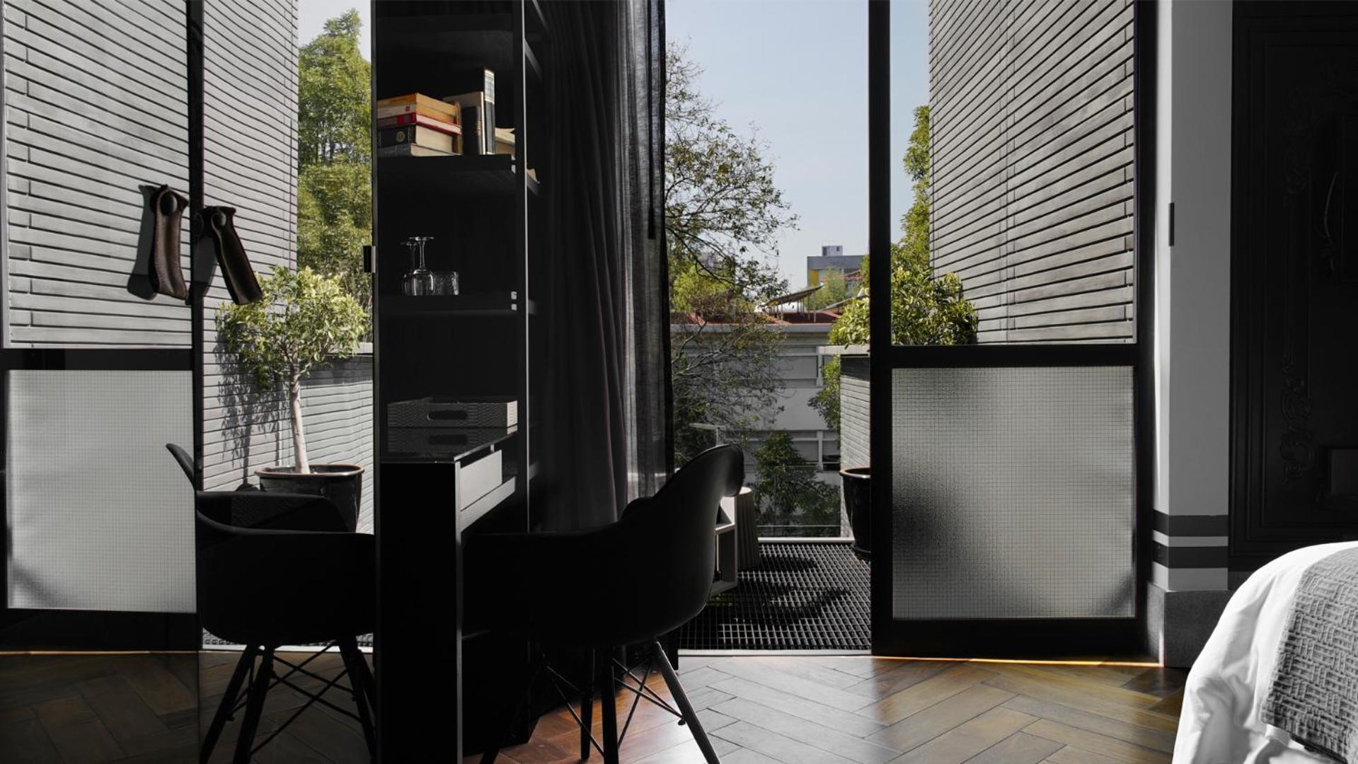 Junior Suite with Balcony photo 2