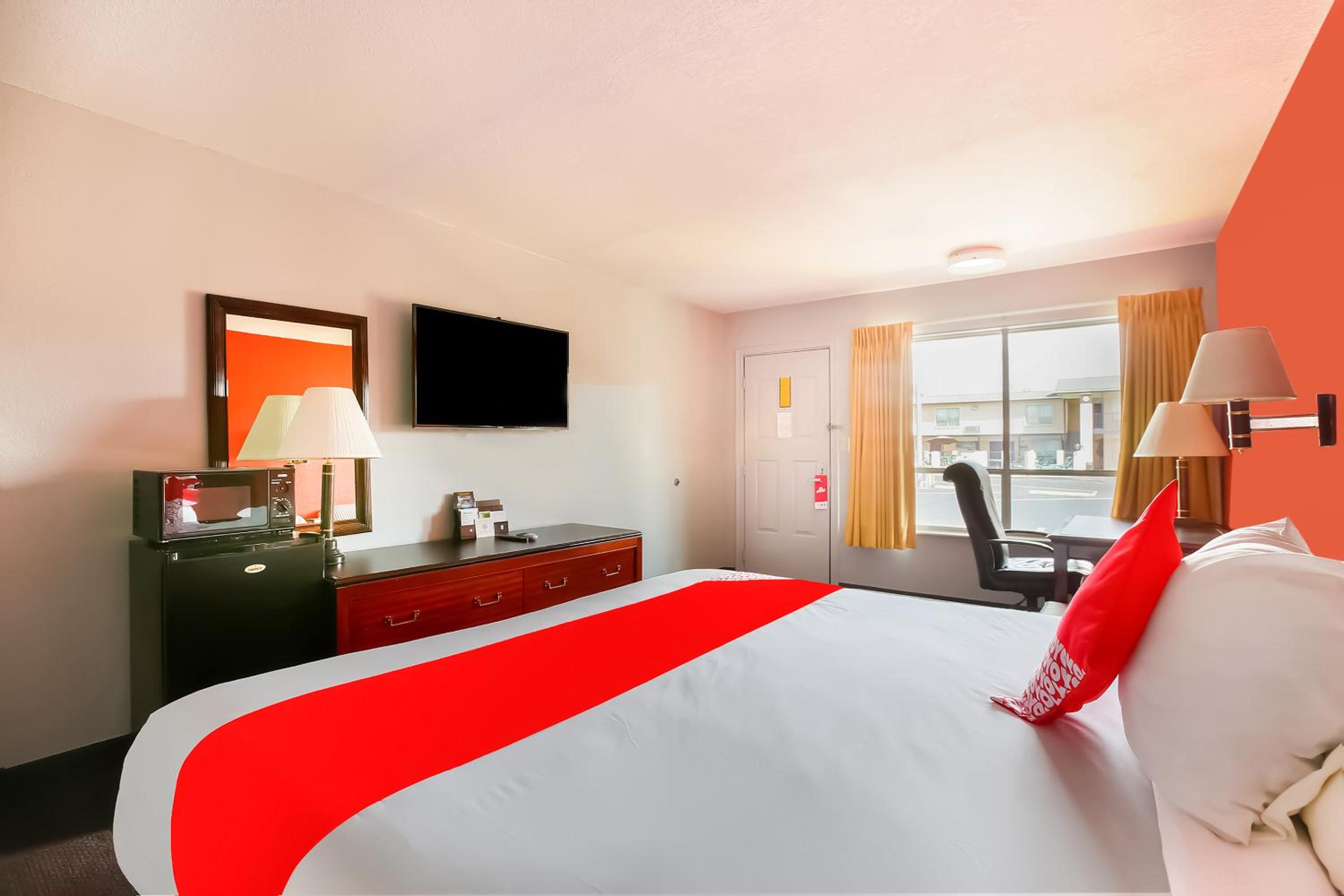 Premium King Bed photo 2