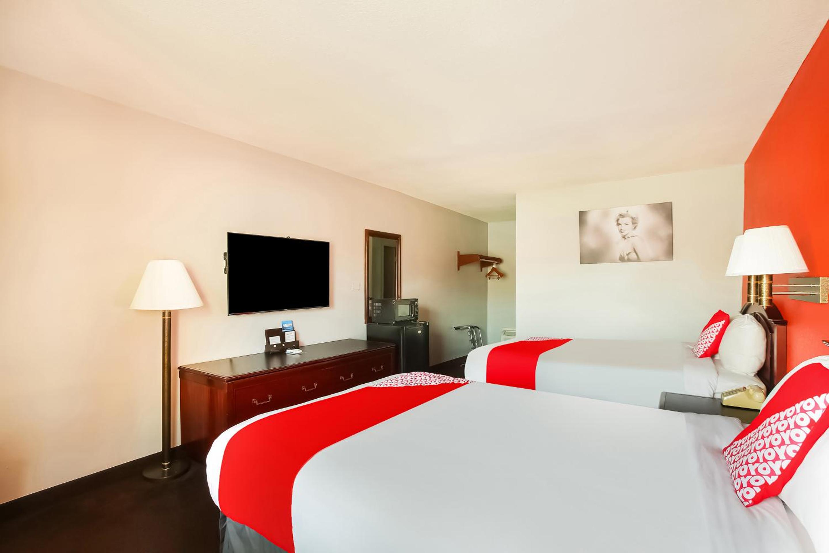 Double Room with Two Double Beds Smoking photo 3