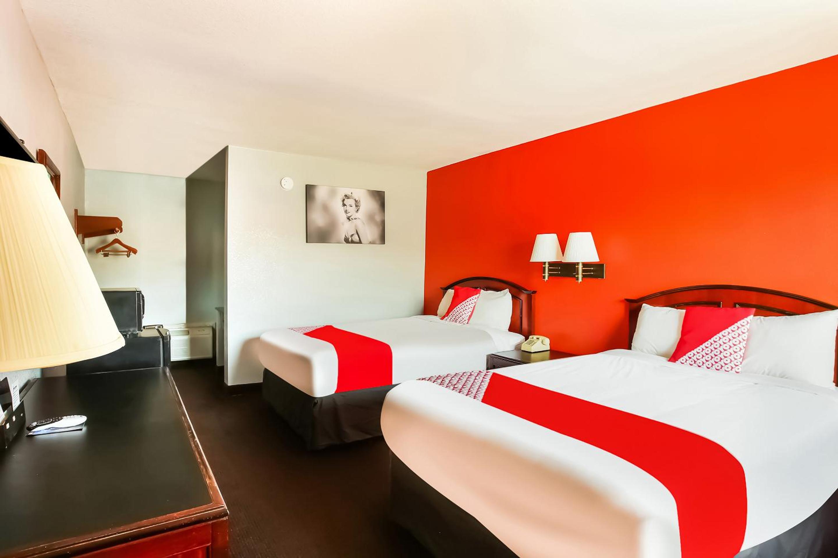 Double Room with Two Double Beds photo 3